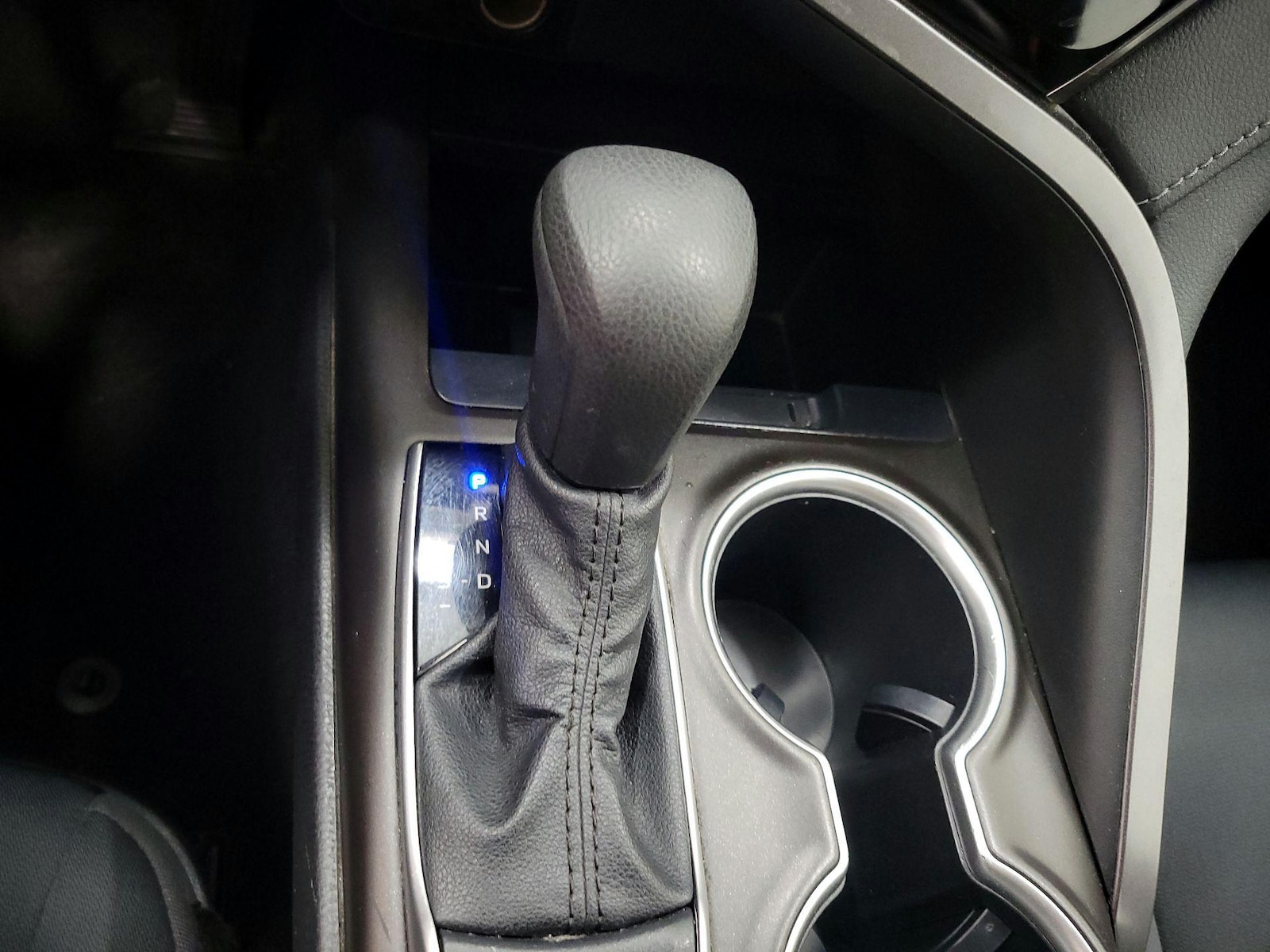 2021 Toyota Camry LE - Photo 18