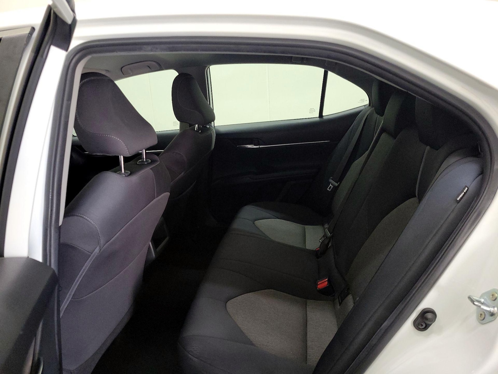 2021 Toyota Camry LE - Photo 20