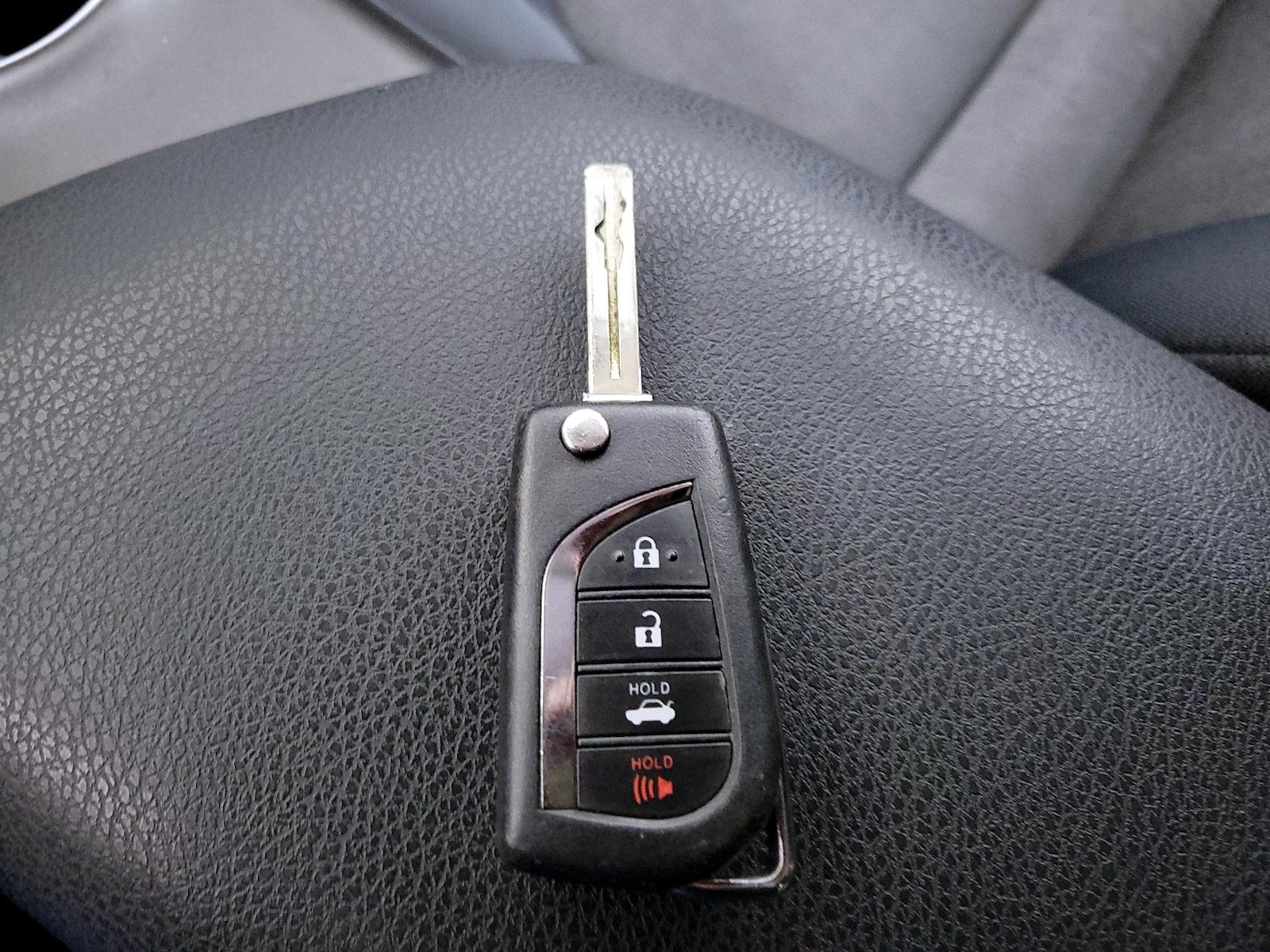 2021 Toyota Camry LE - Photo 23