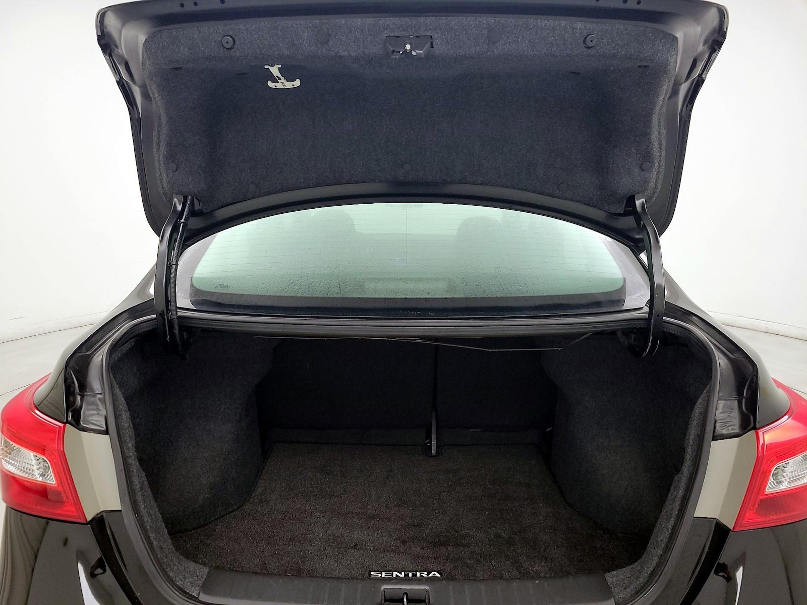 2019 Nissan Sentra S - Photo 20