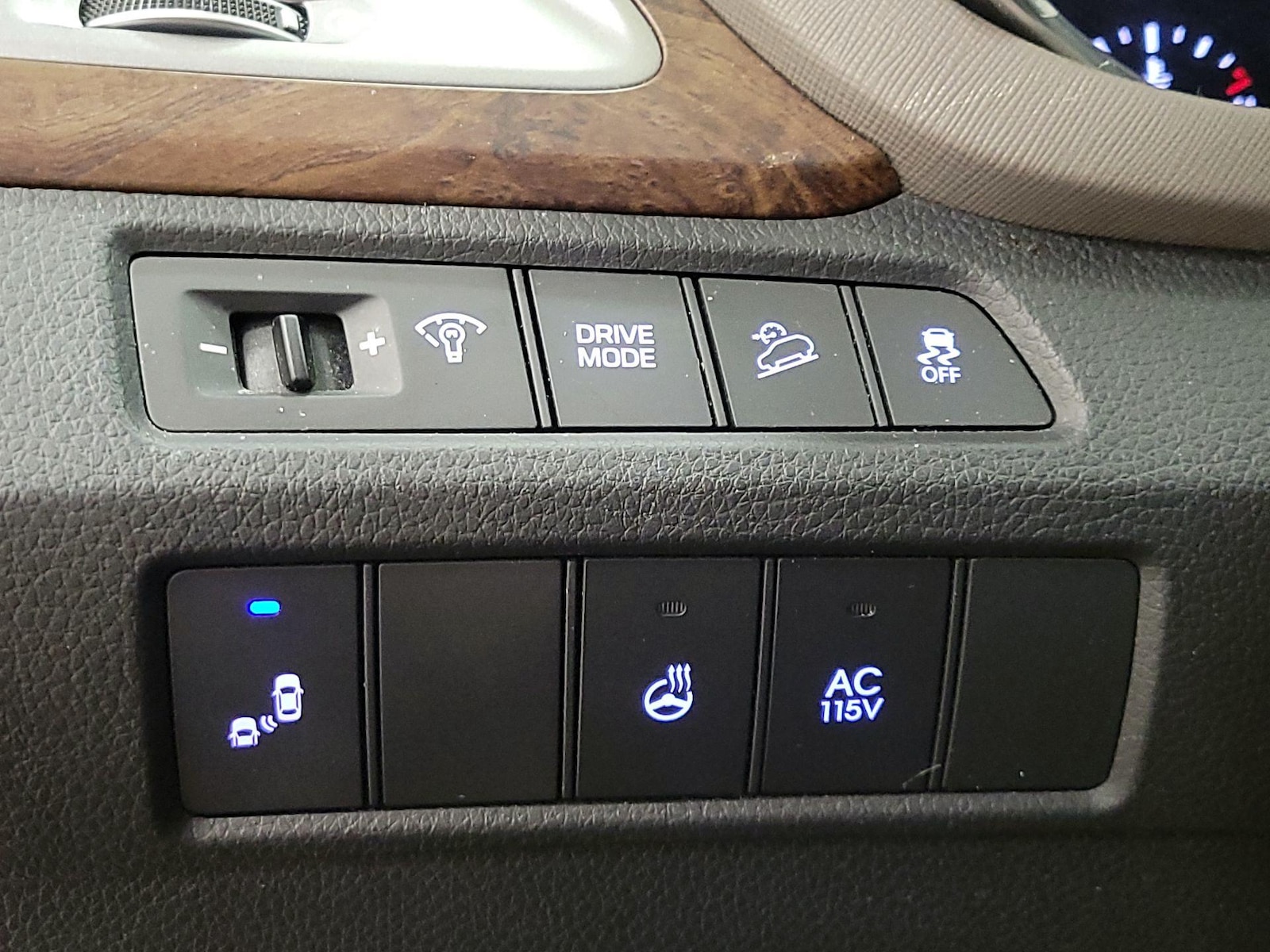 2017 Hyundai Santa Fe Limited Ultimate - Photo 14
