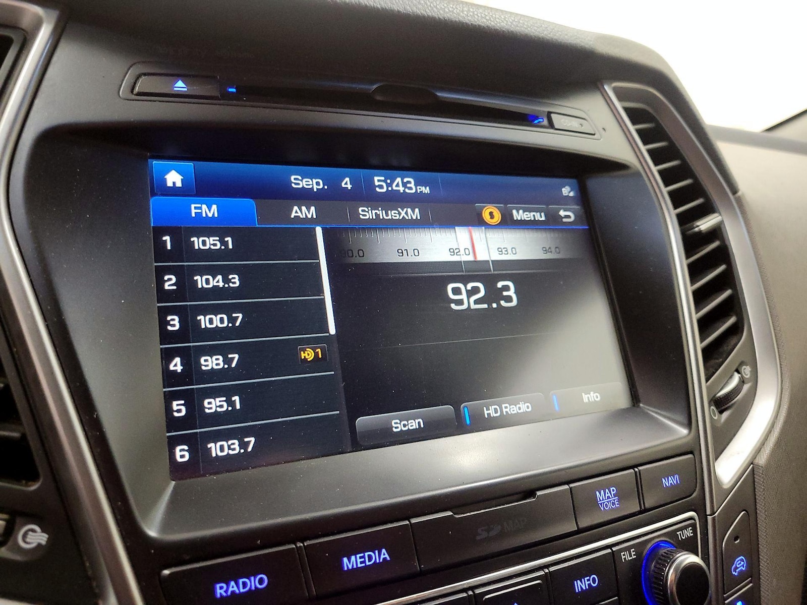 2017 Hyundai Santa Fe Limited Ultimate - Photo 17