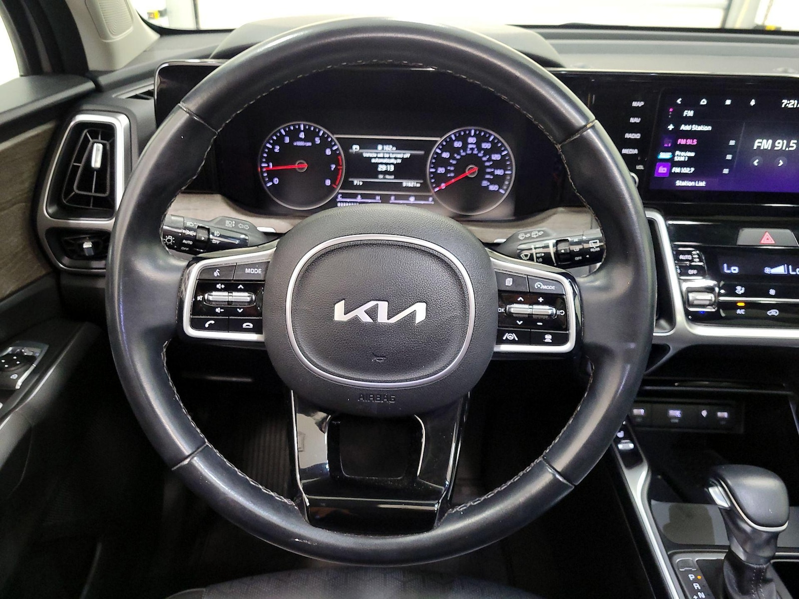 2022 Kia Sorento EX - Photo 11