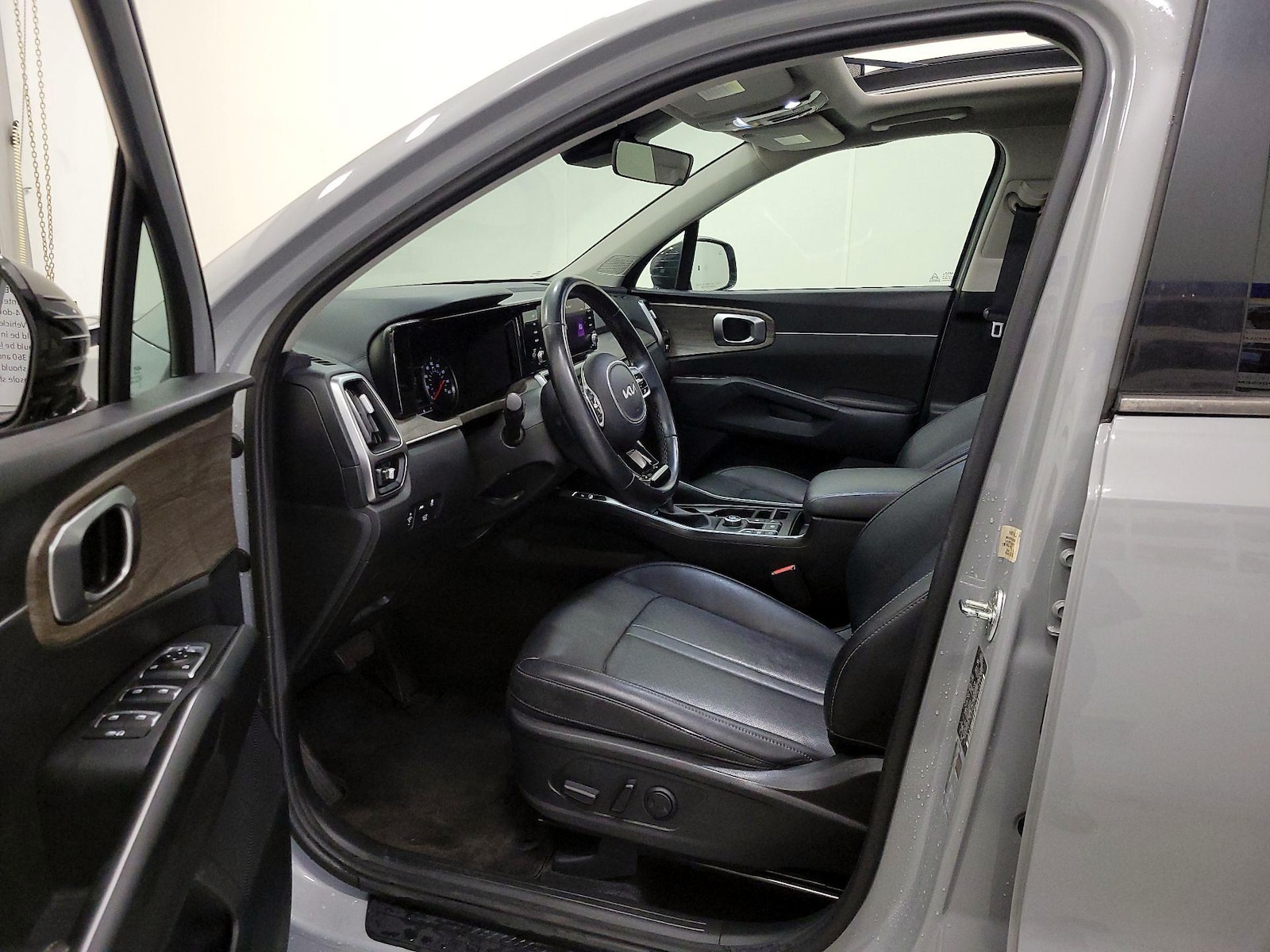 2022 Kia Sorento EX - Photo 12