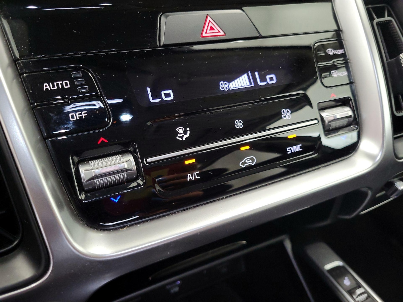 2022 Kia Sorento EX - Photo 16