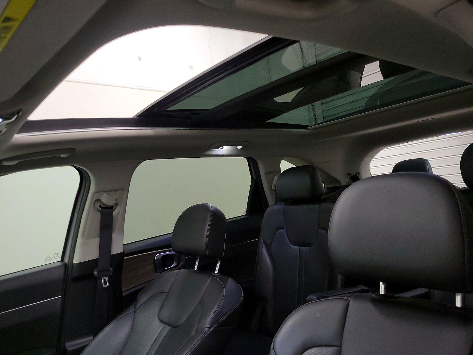 2022 Kia Sorento EX - Photo 19