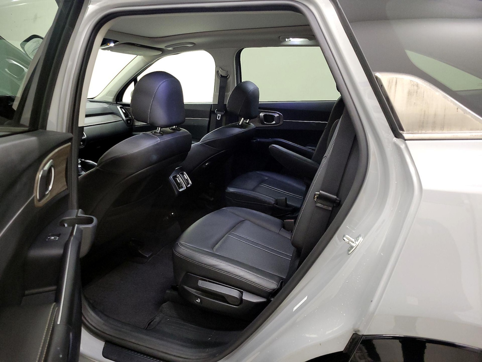 2022 Kia Sorento EX - Photo 20