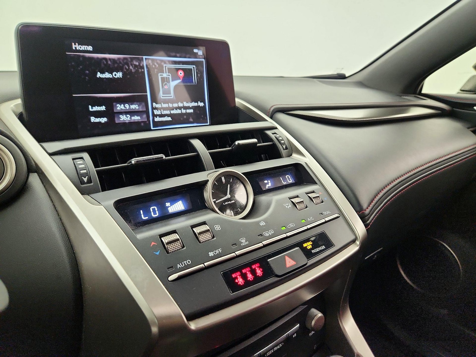 2021 Lexus NX 300 F SPORT - Photo 17