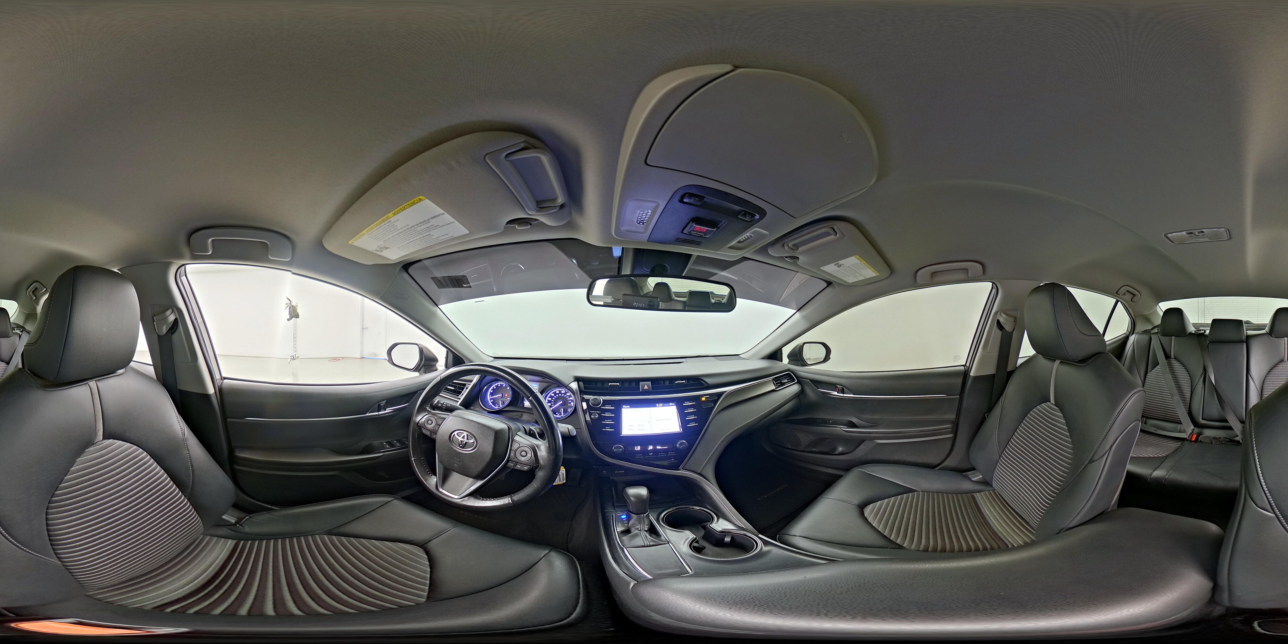 2019 Toyota Camry SE - Photo 25