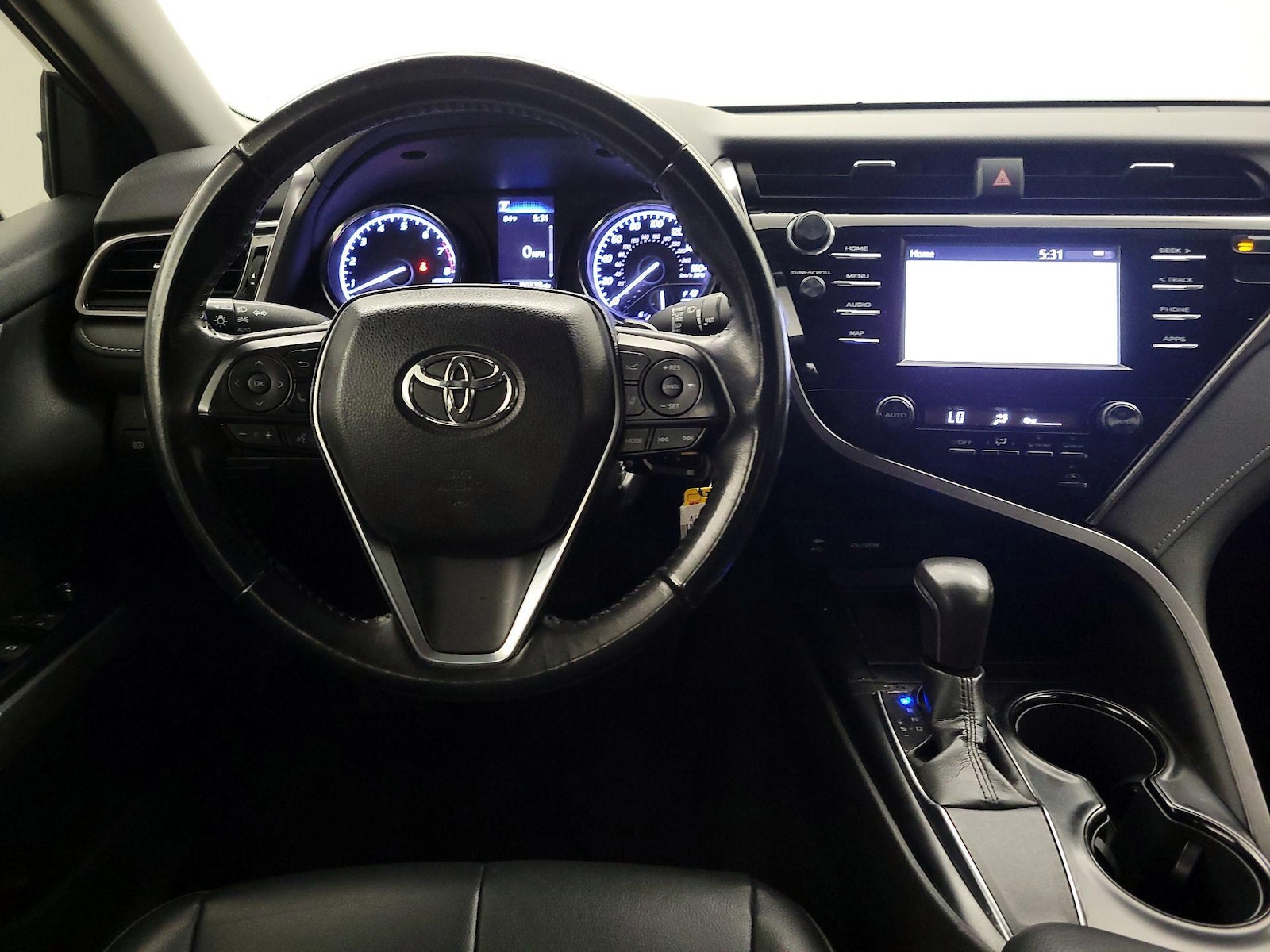 2019 Toyota Camry SE - Photo 11