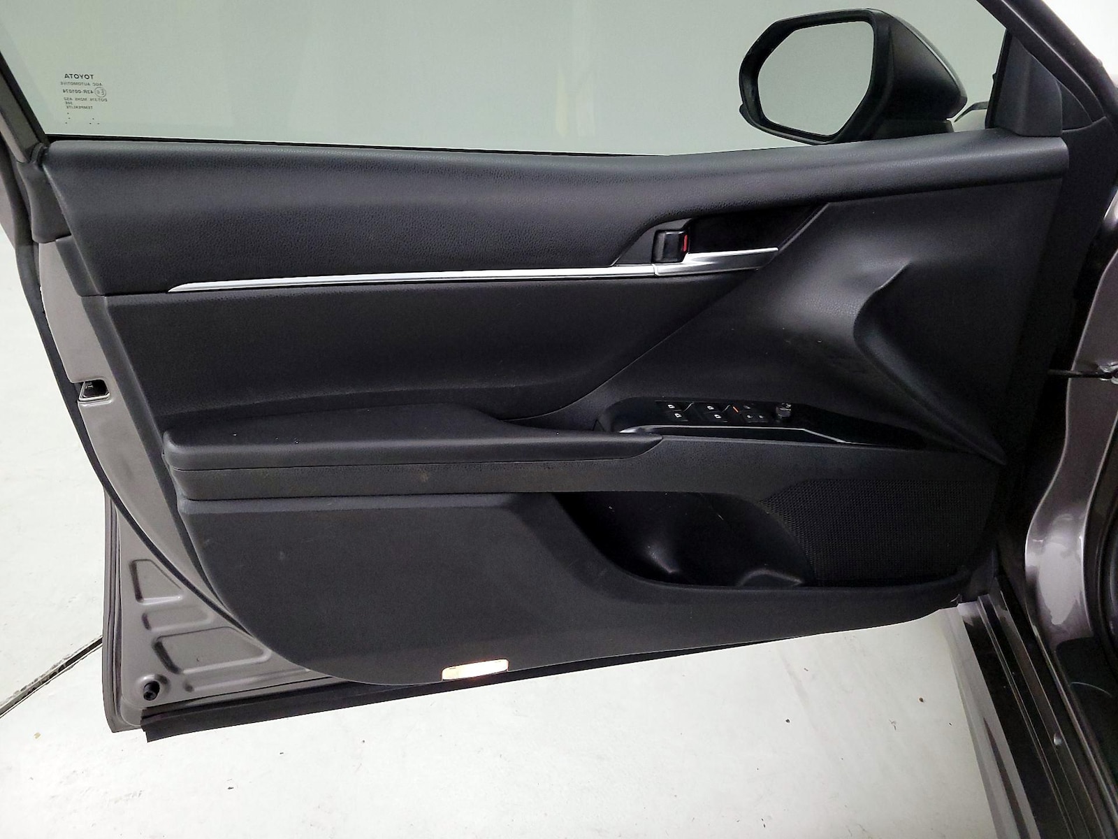 2019 Toyota Camry SE - Photo 13