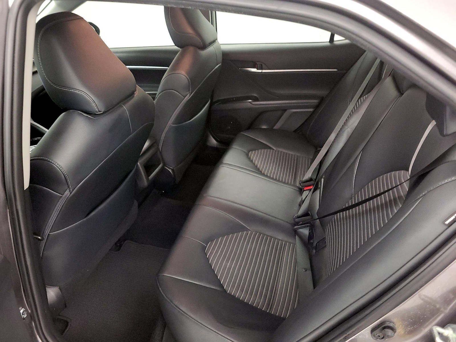 2019 Toyota Camry SE - Photo 20