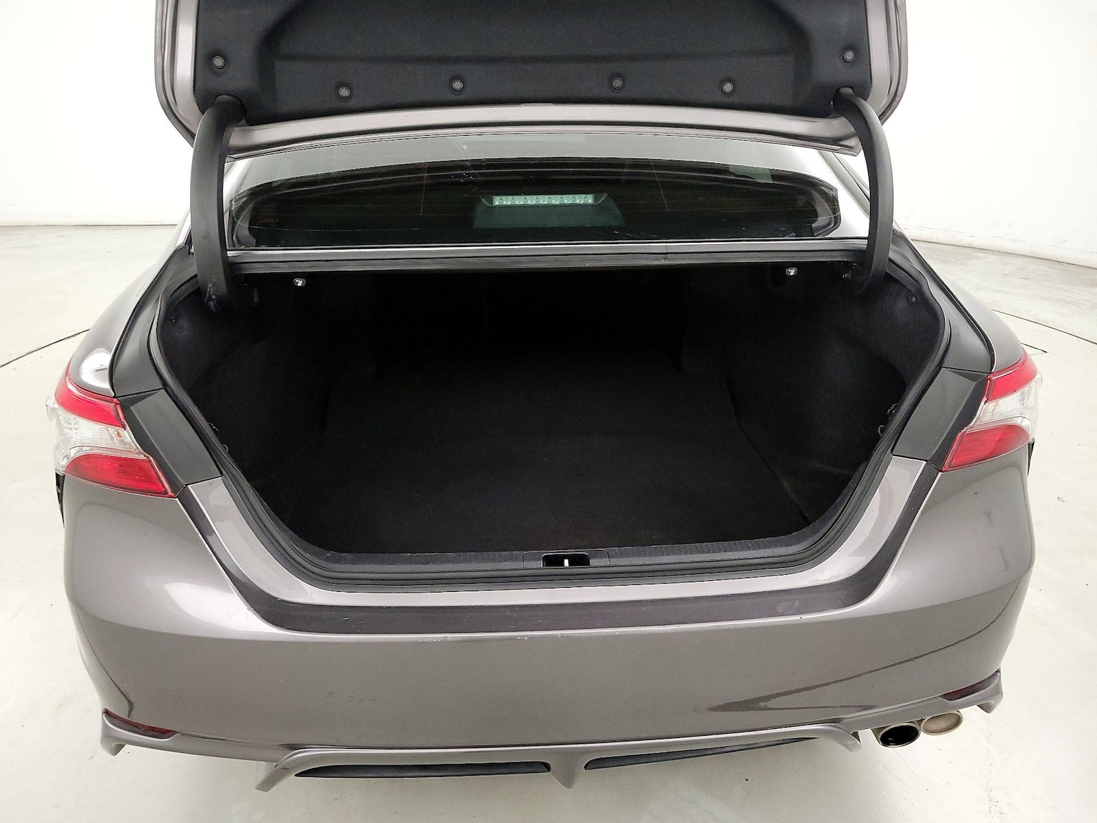 2019 Toyota Camry SE - Photo 21