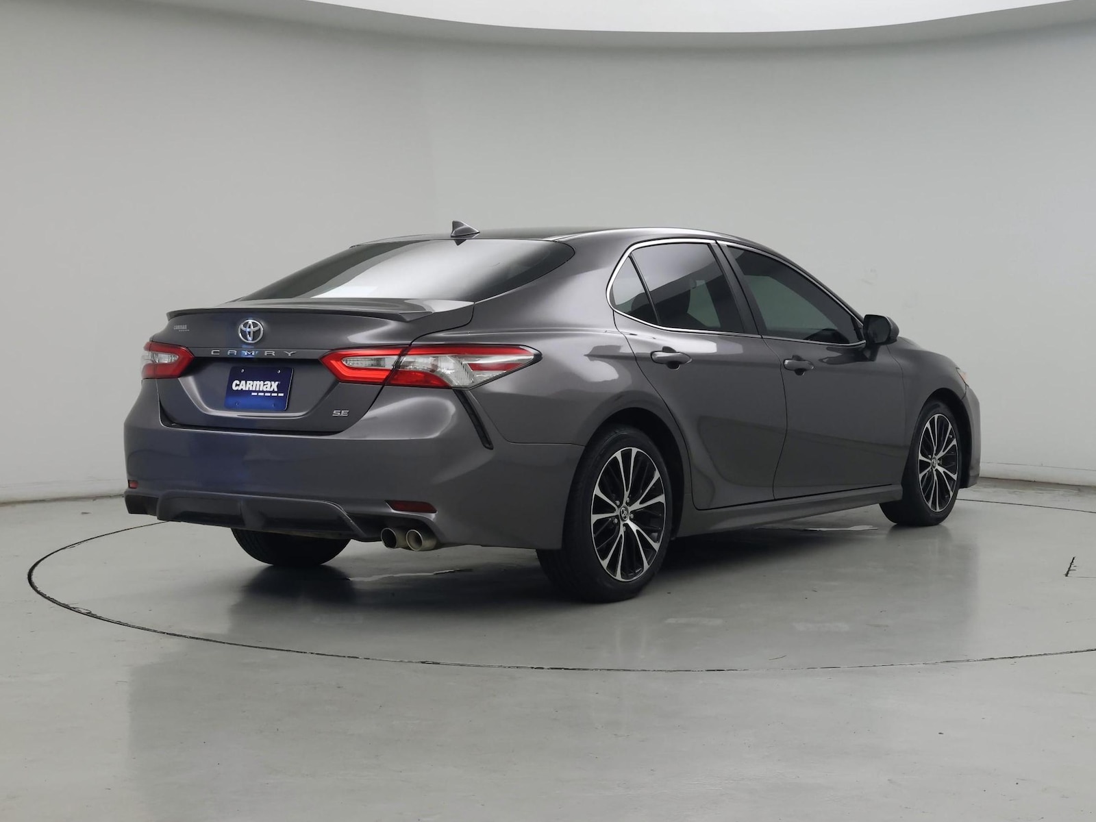 2019 Toyota Camry SE - Photo 9