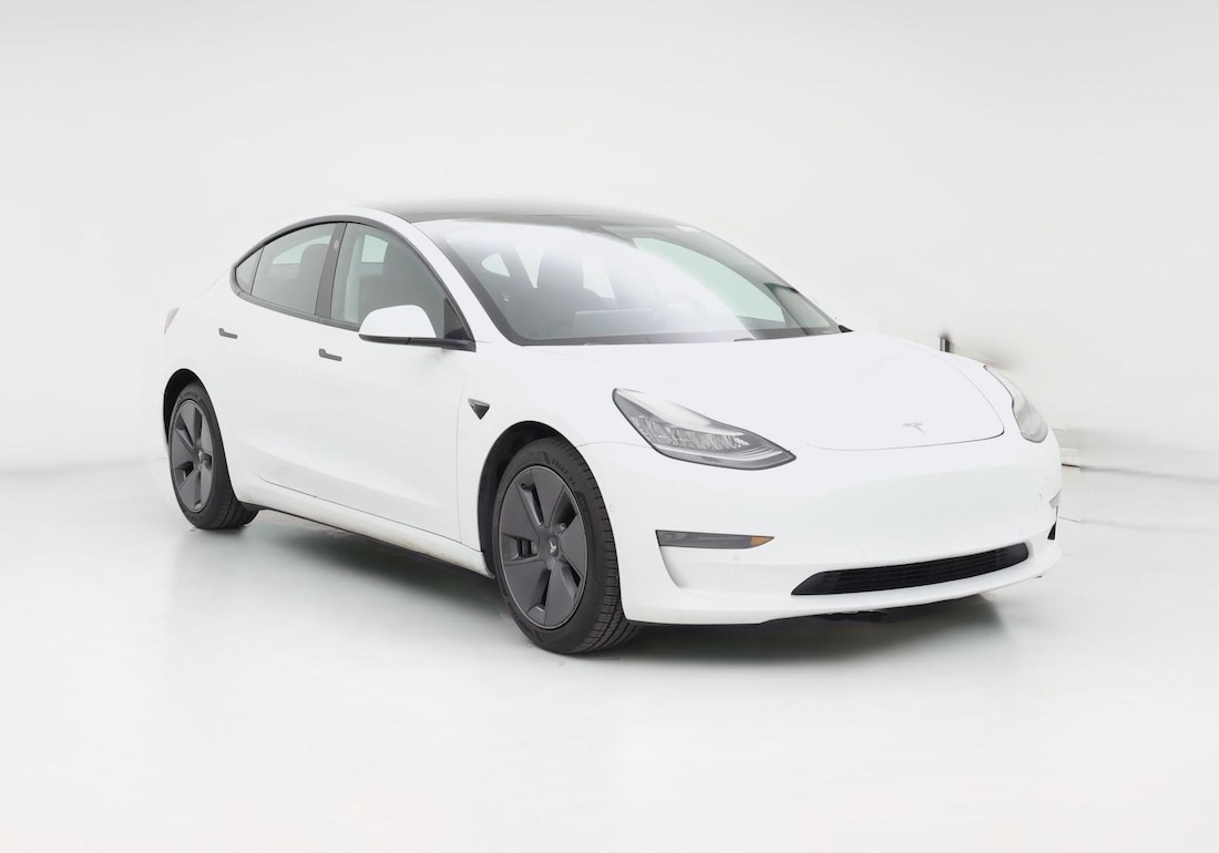 2021 Tesla Model 3 Standard Range Plus in White — CarMax photo