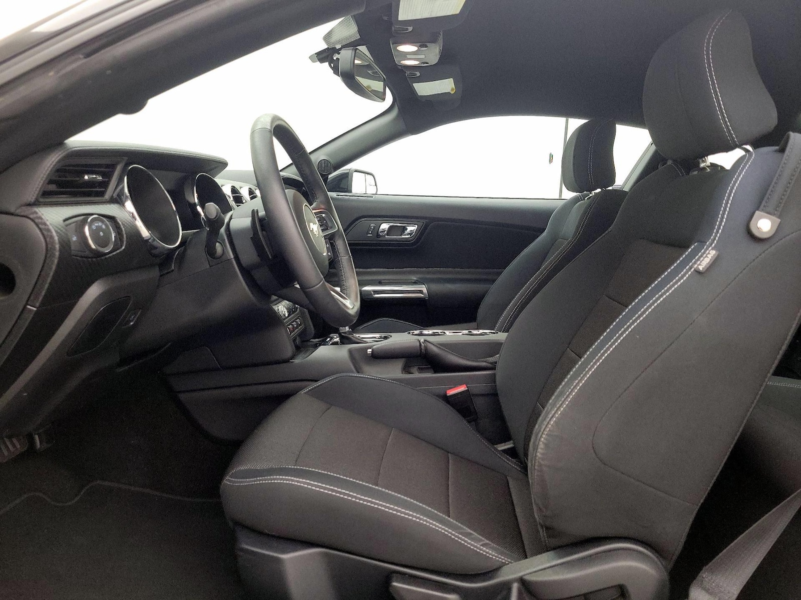2016 Ford Mustang V6 - Photo 12