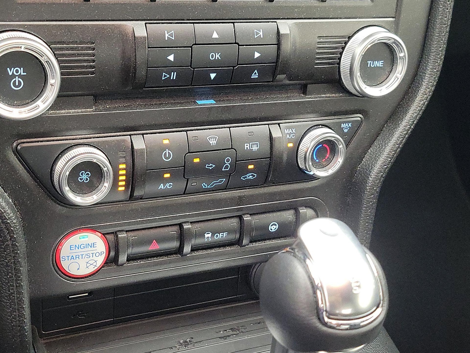2016 Ford Mustang V6 - Photo 17
