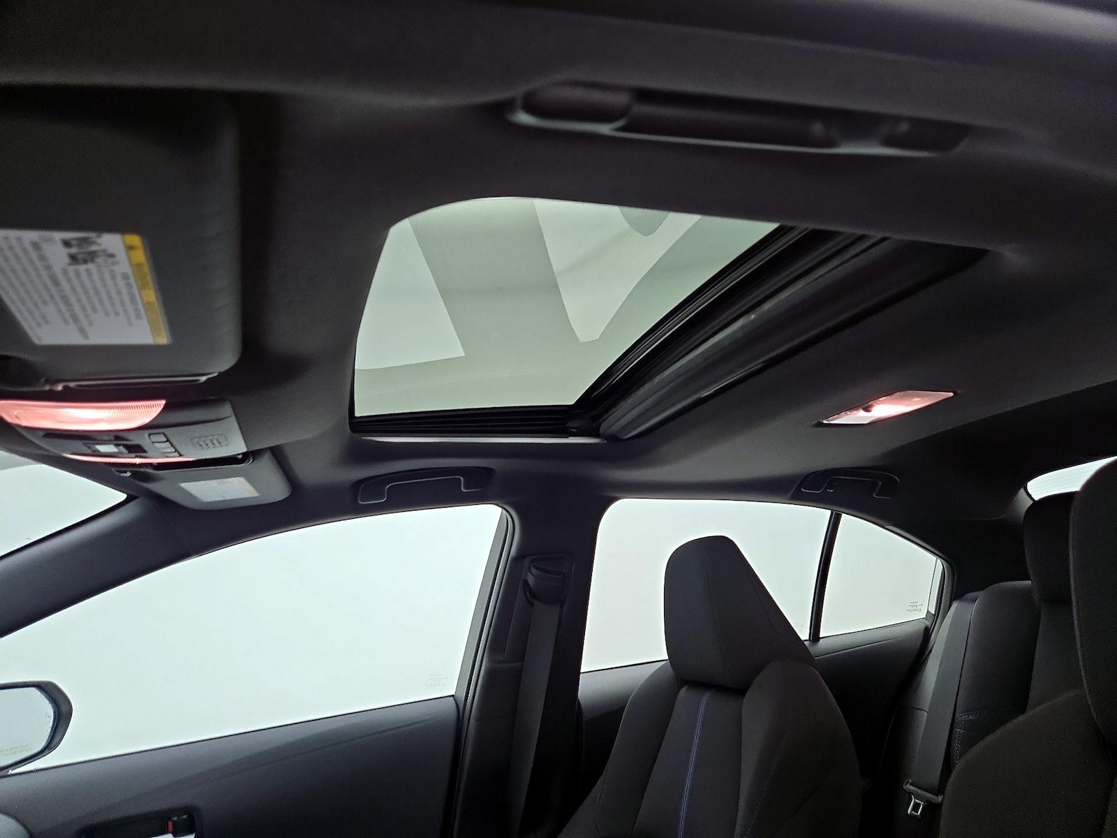Sunroof(s) & Overhead Airbags