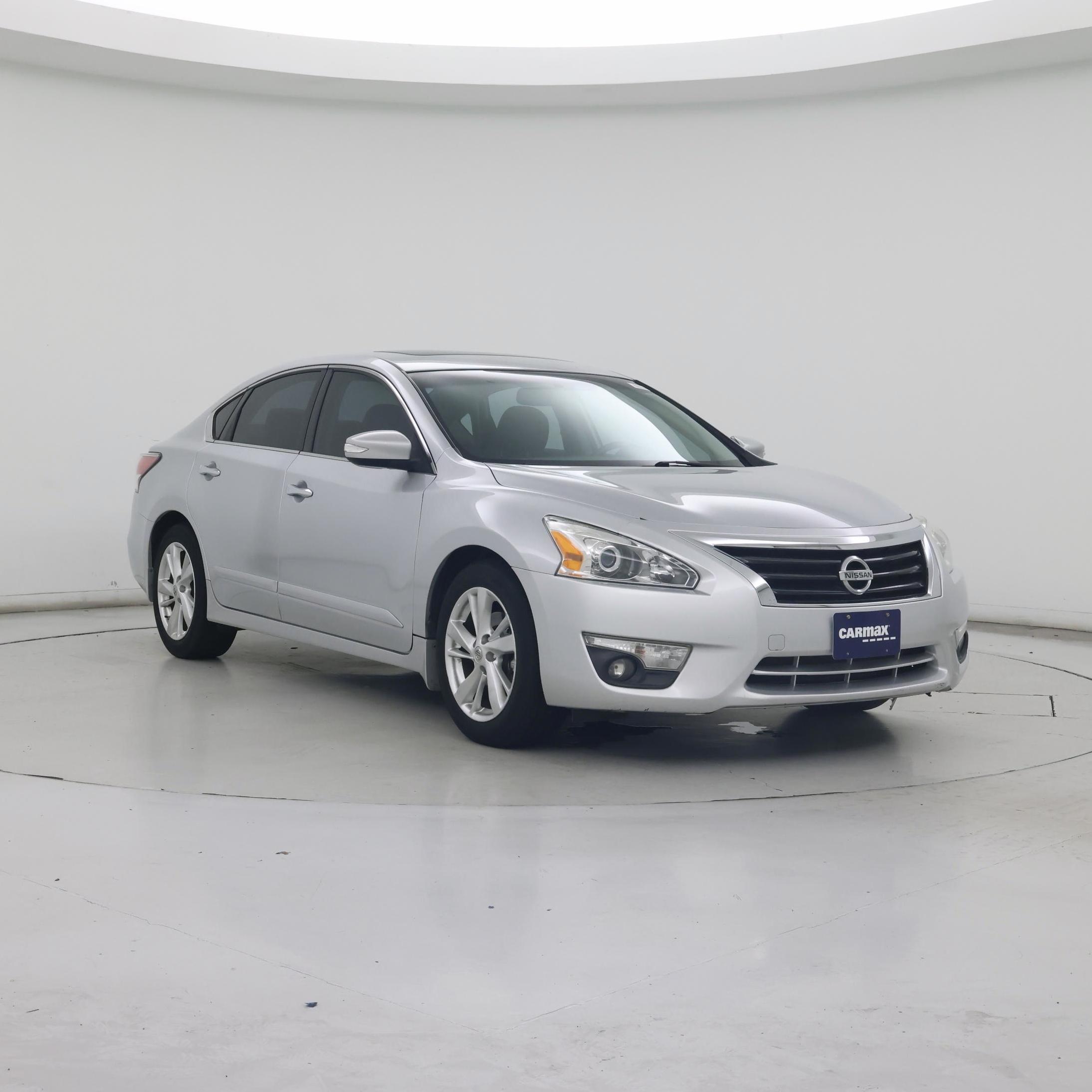 Silver 2015 Nissan Altima Sedan Front-Wheel Drive Automatic