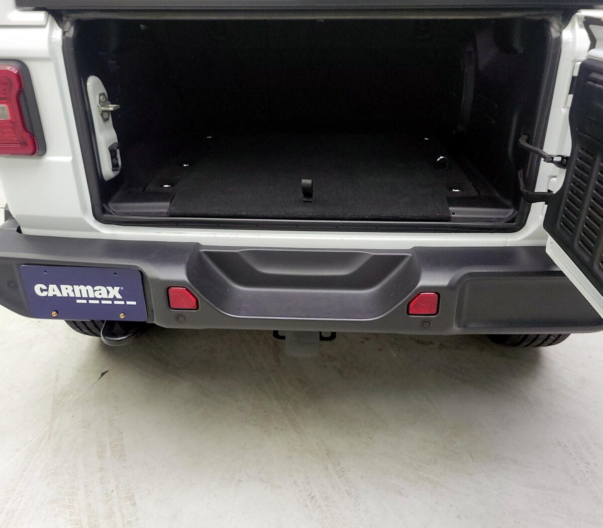 Trunk/Cargo (Seats Up)