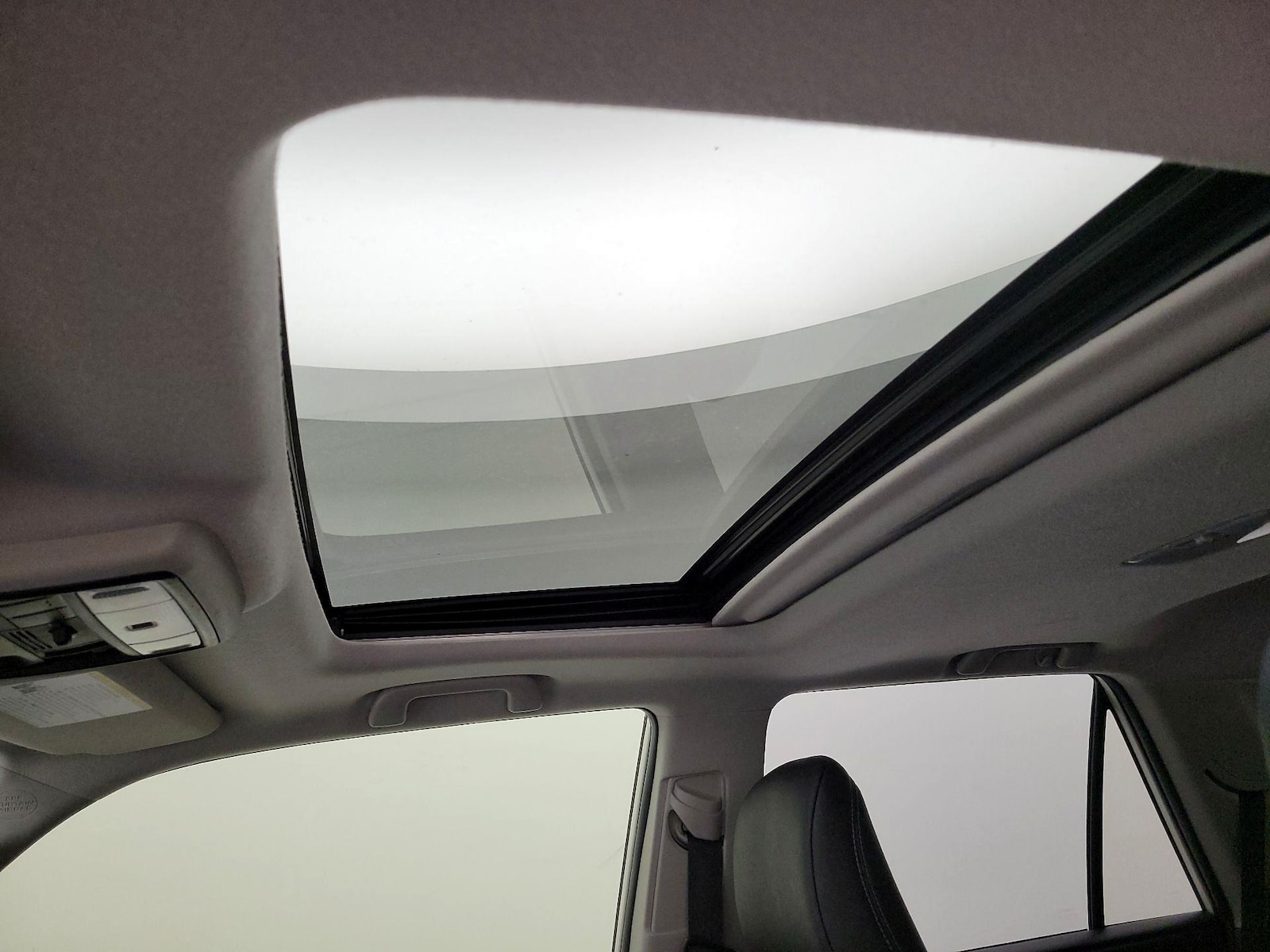 Sunroof(s) & Overhead Airbags