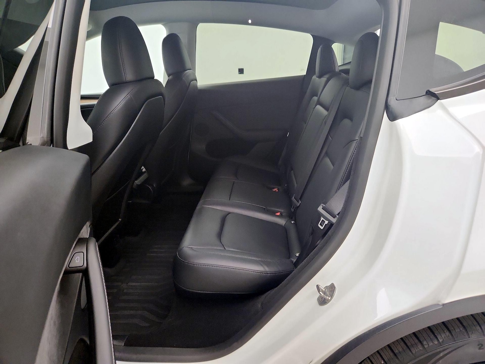 2024 Tesla Model Y Long Range - Photo 17