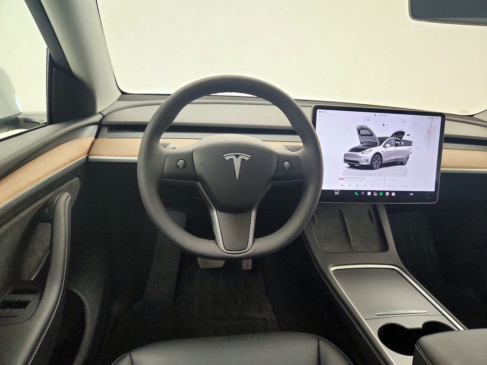 2024 Tesla Model Y Long Range - Photo 9