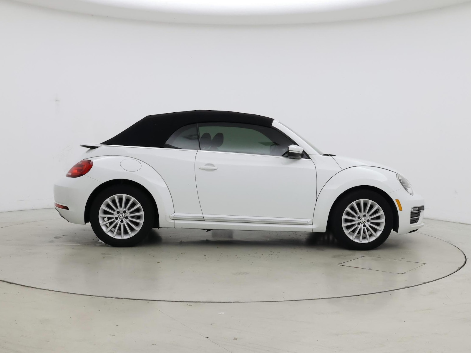 2019 Volkswagen Beetle SE - Photo 8