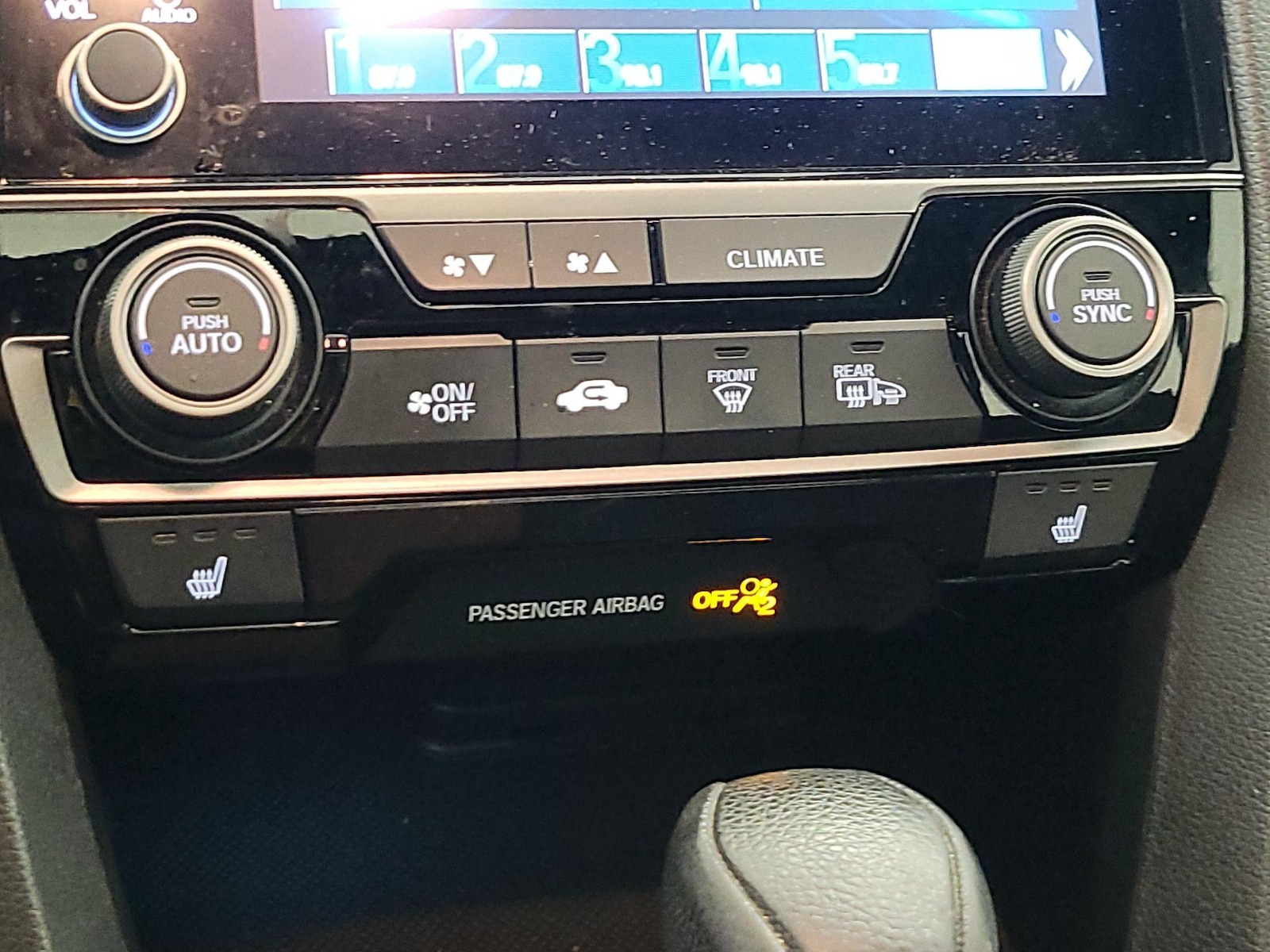 2019 Honda Civic Hatchback EX - Photo 17