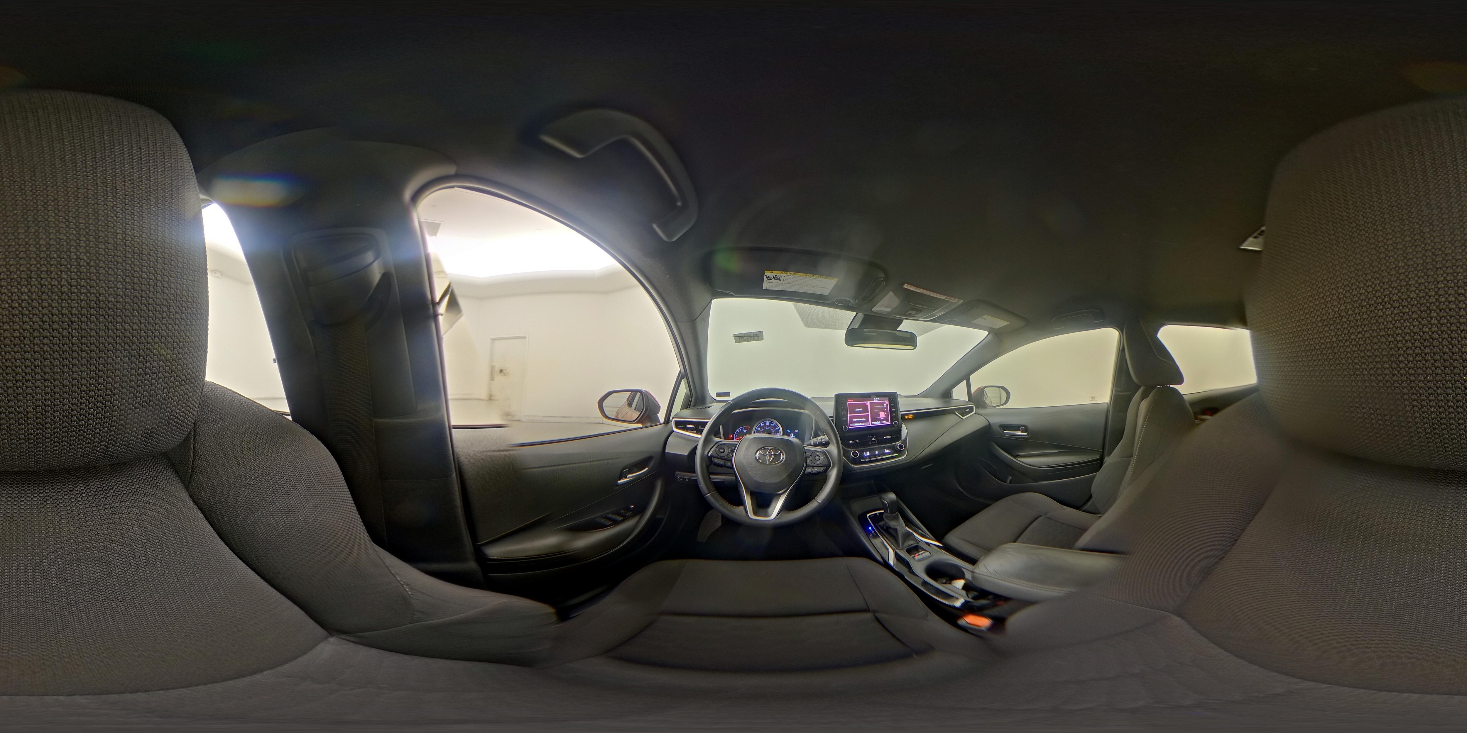 2019 Toyota Corolla Hatchback SE - Photo 27