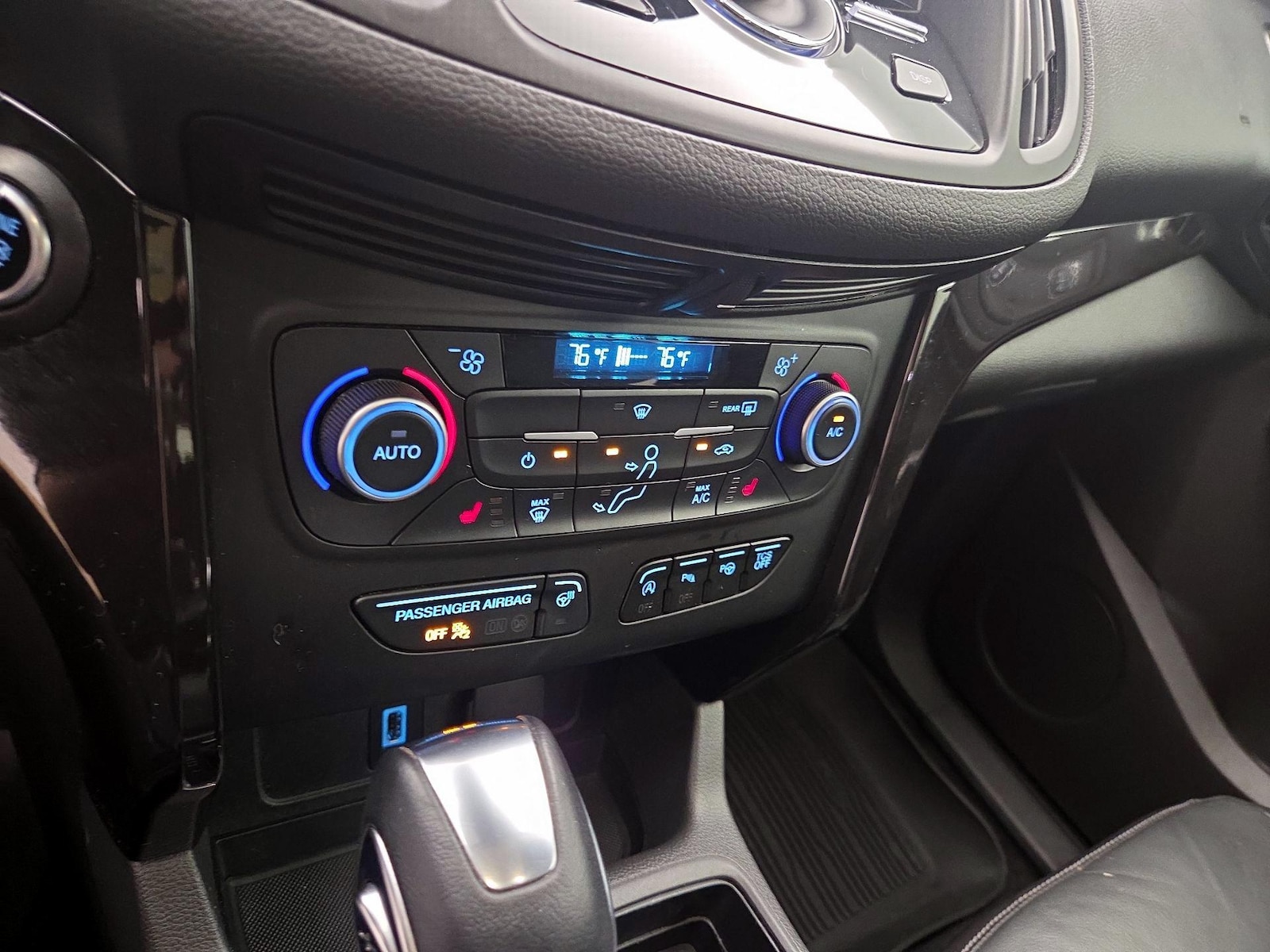 2018 Ford Escape Titanium - Photo 17