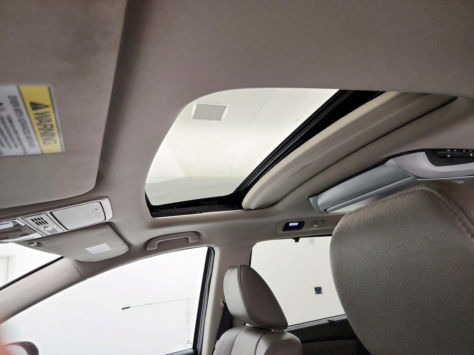 Sunroof(s) & Overhead Airbags