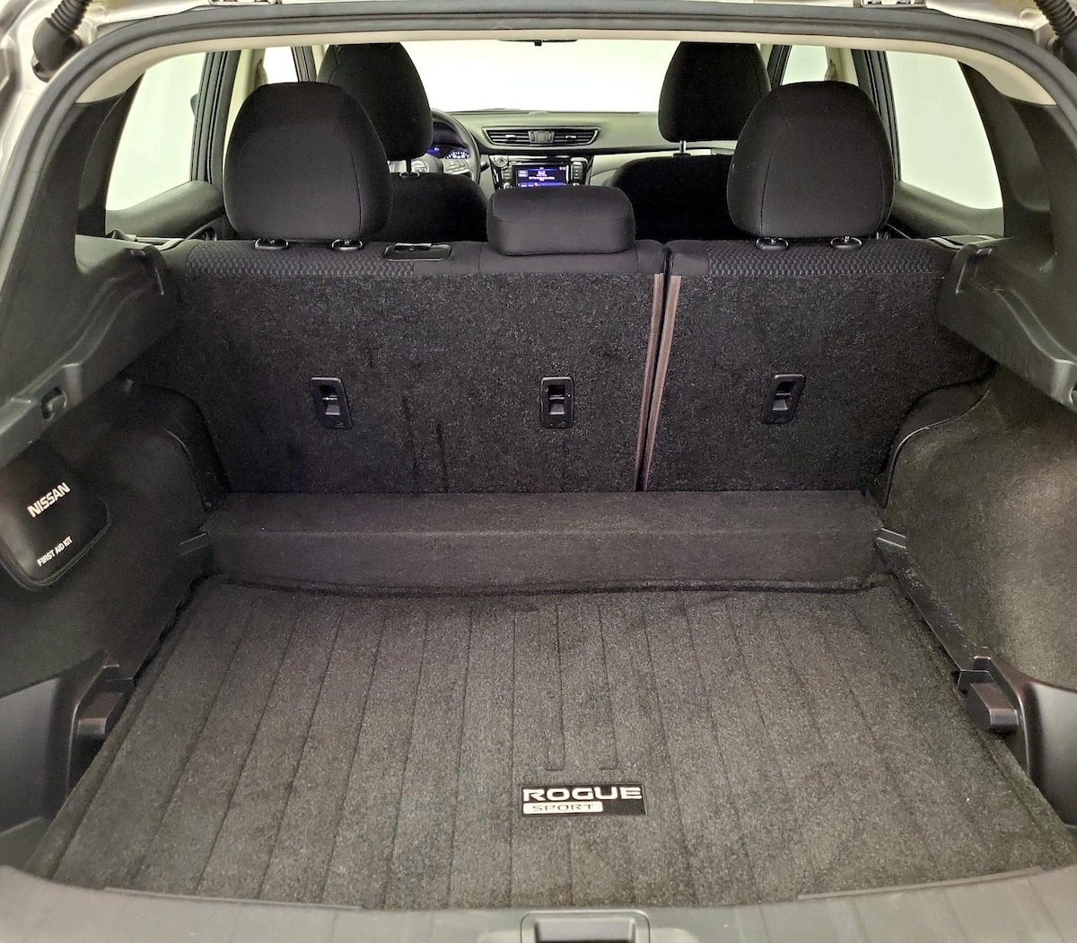 Trunk/Cargo (Seats Up)