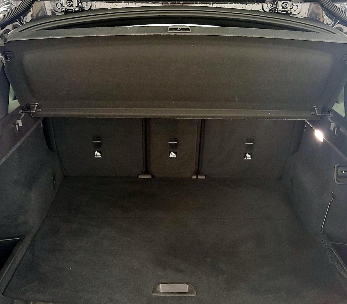 Trunk/Cargo (Seats Up)