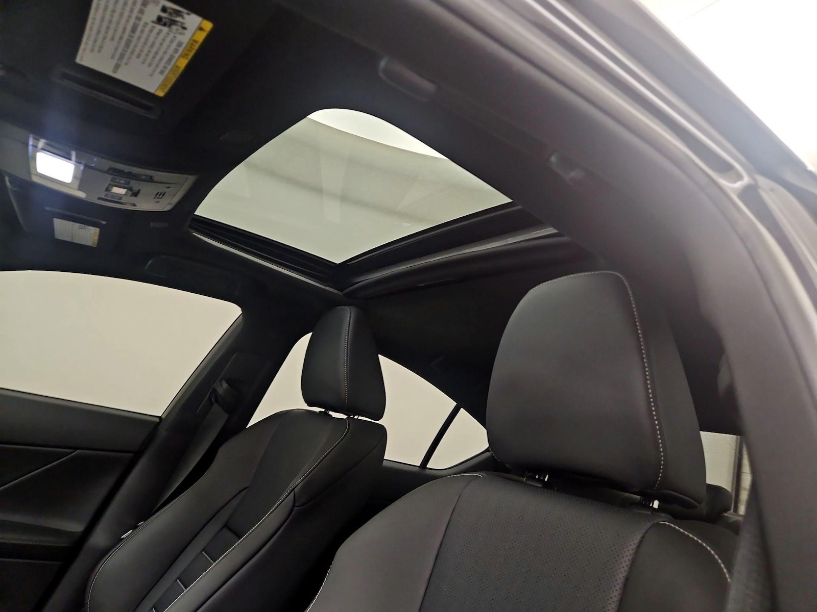 Sunroof(s) & Overhead Airbags
