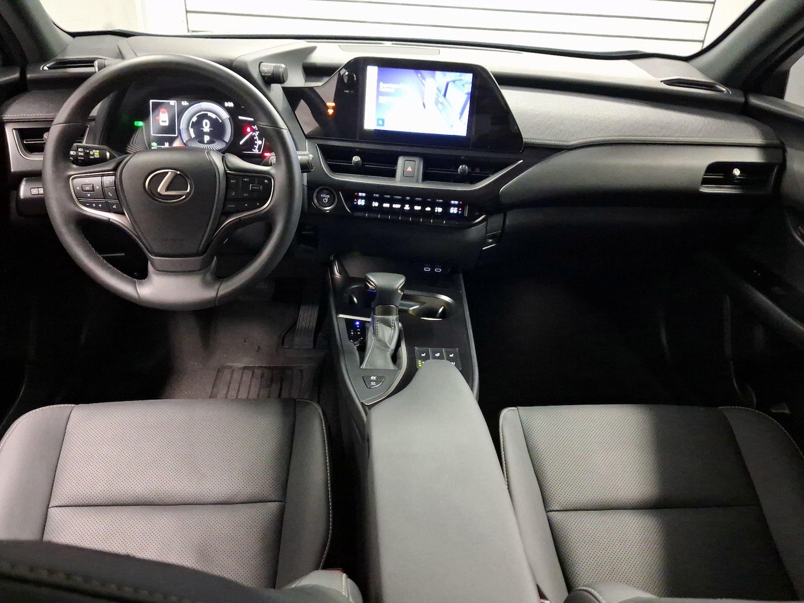 2024 Lexus UX Hybrid 250h F Sport Design - Photo 10