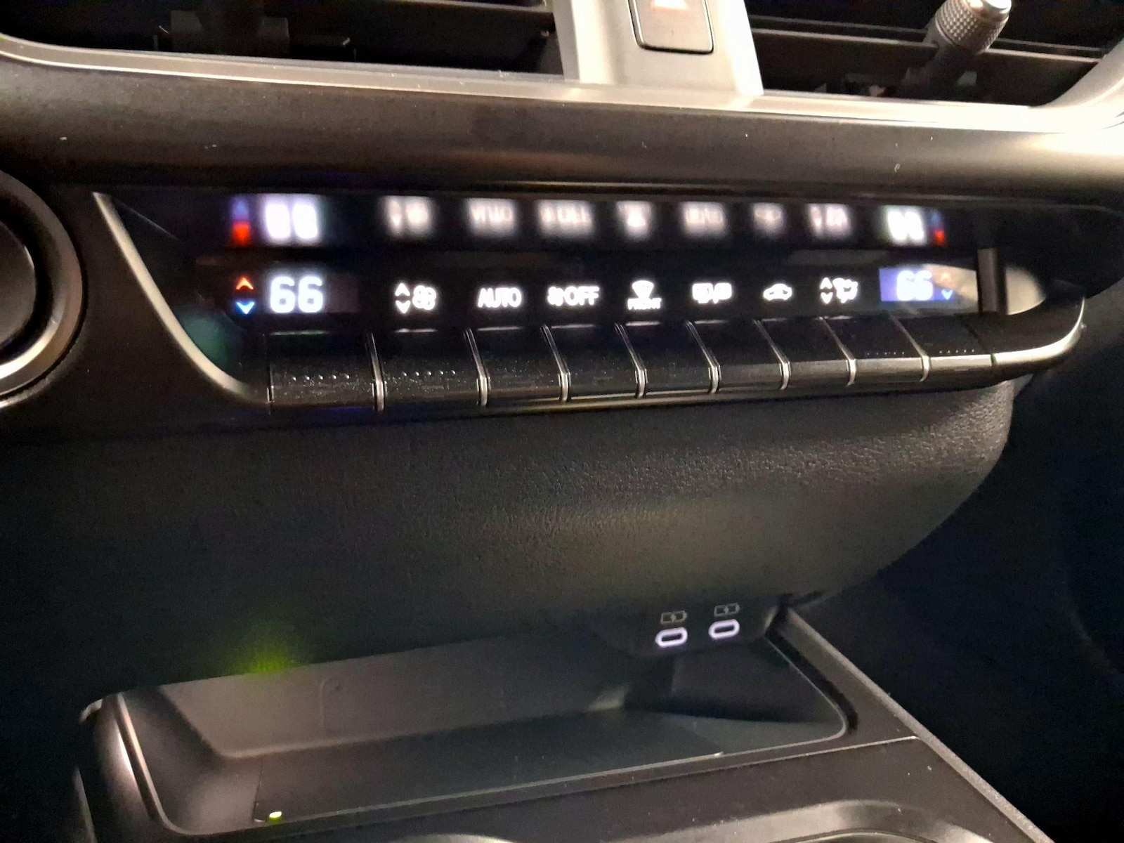 2024 Lexus UX Hybrid 250h F Sport Design - Photo 17