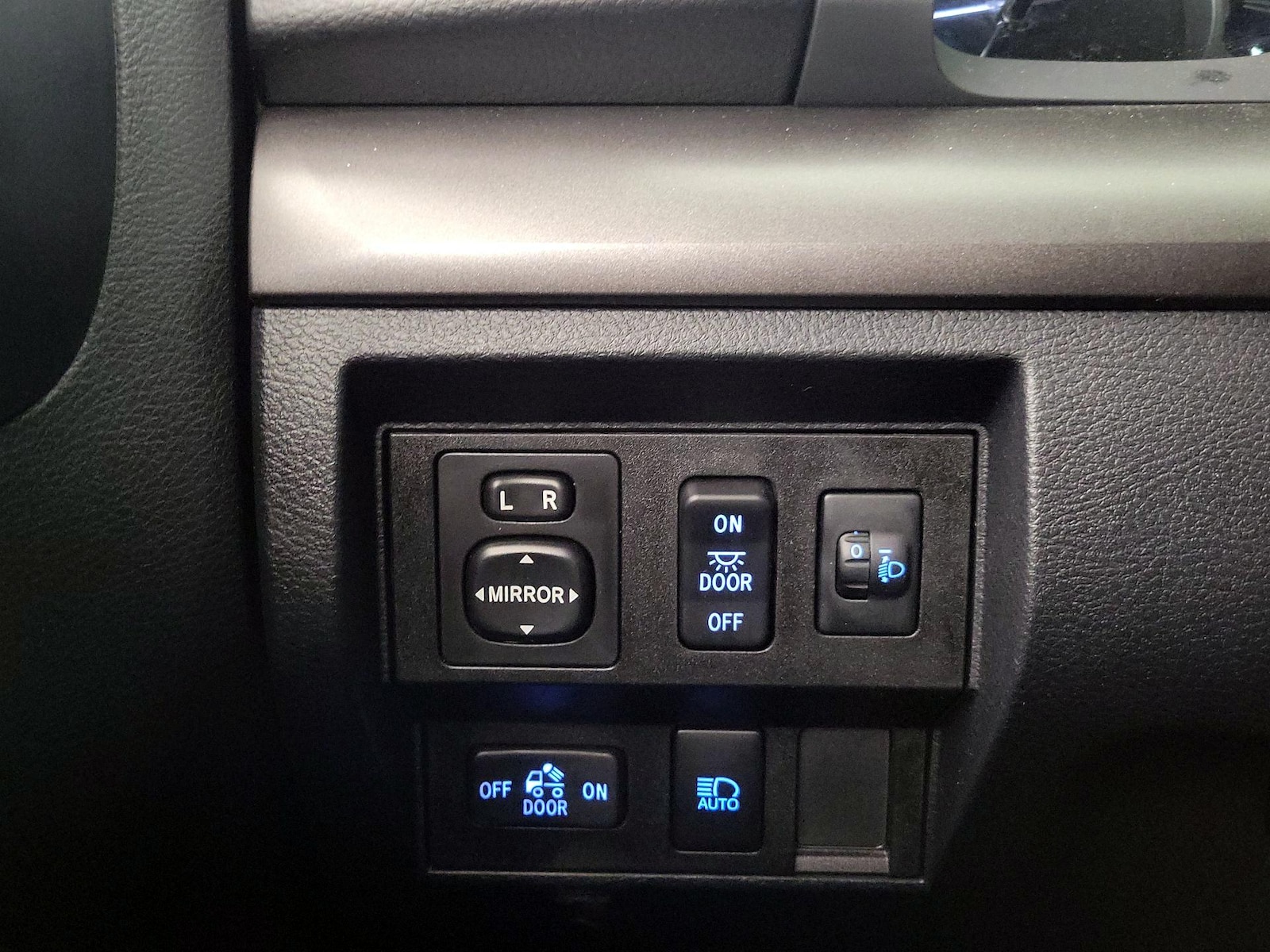 2019 Toyota Tundra SR5 - Photo 14