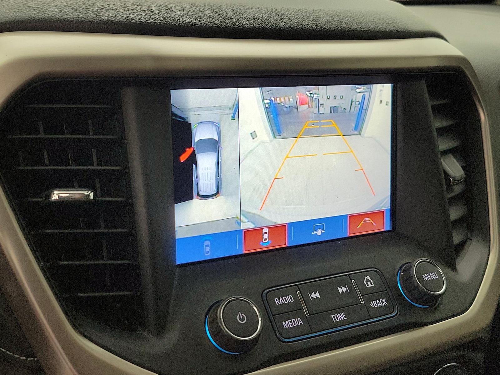 2019 GMC Acadia Denali - Photo 16