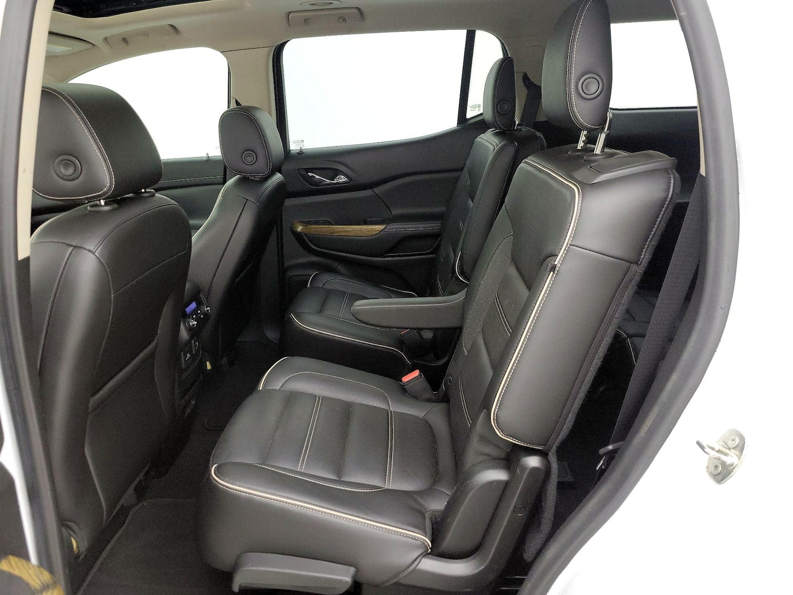 2019 GMC Acadia Denali - Photo 22