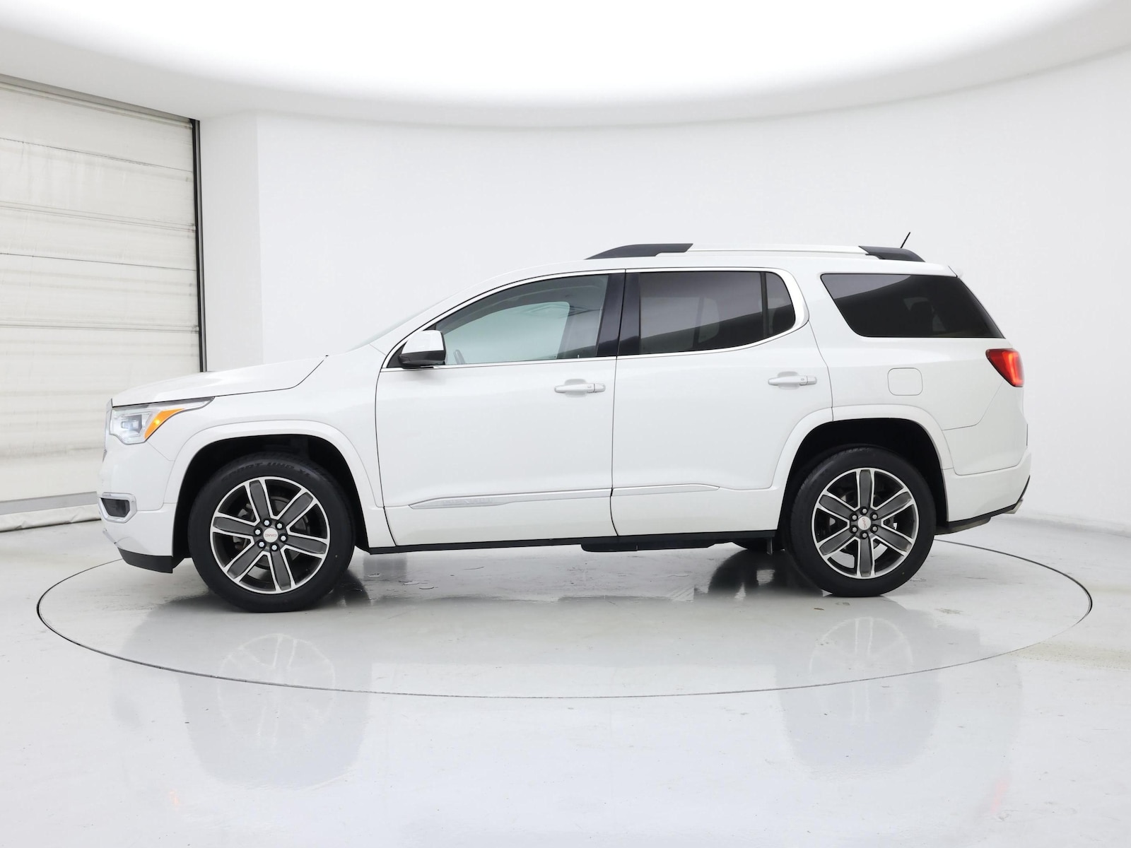2019 GMC Acadia Denali - Photo 4