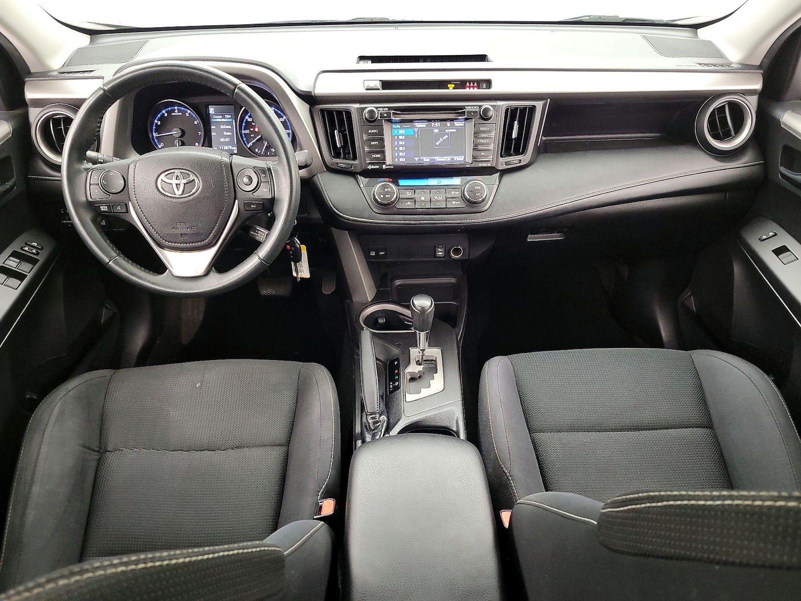 2017 Toyota RAV4 XLE - Photo 10