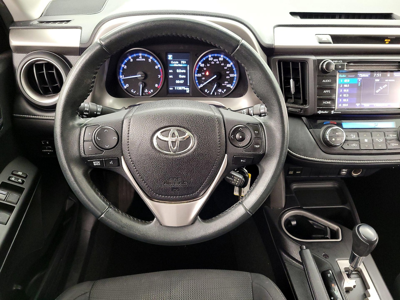 2017 Toyota RAV4 XLE - Photo 11