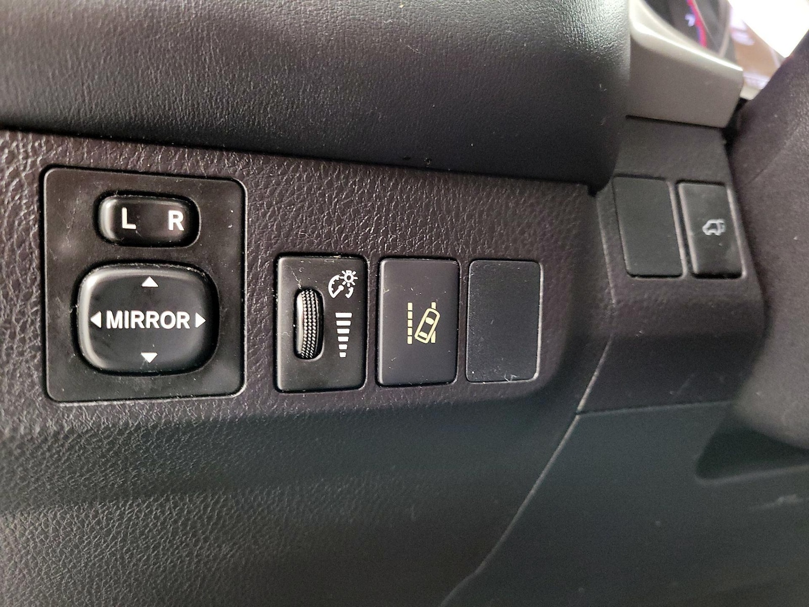 2017 Toyota RAV4 XLE - Photo 14