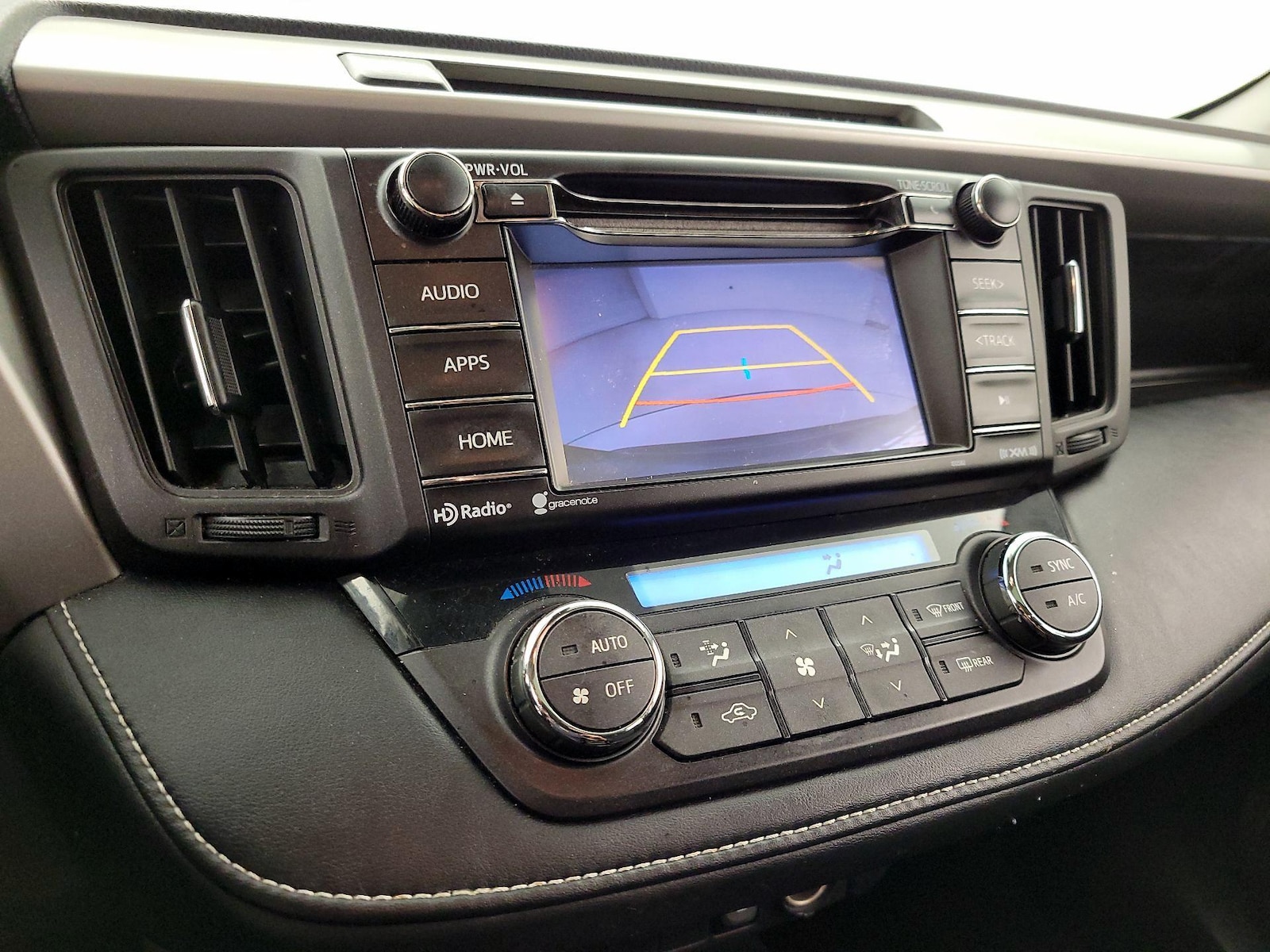 2017 Toyota RAV4 XLE - Photo 15