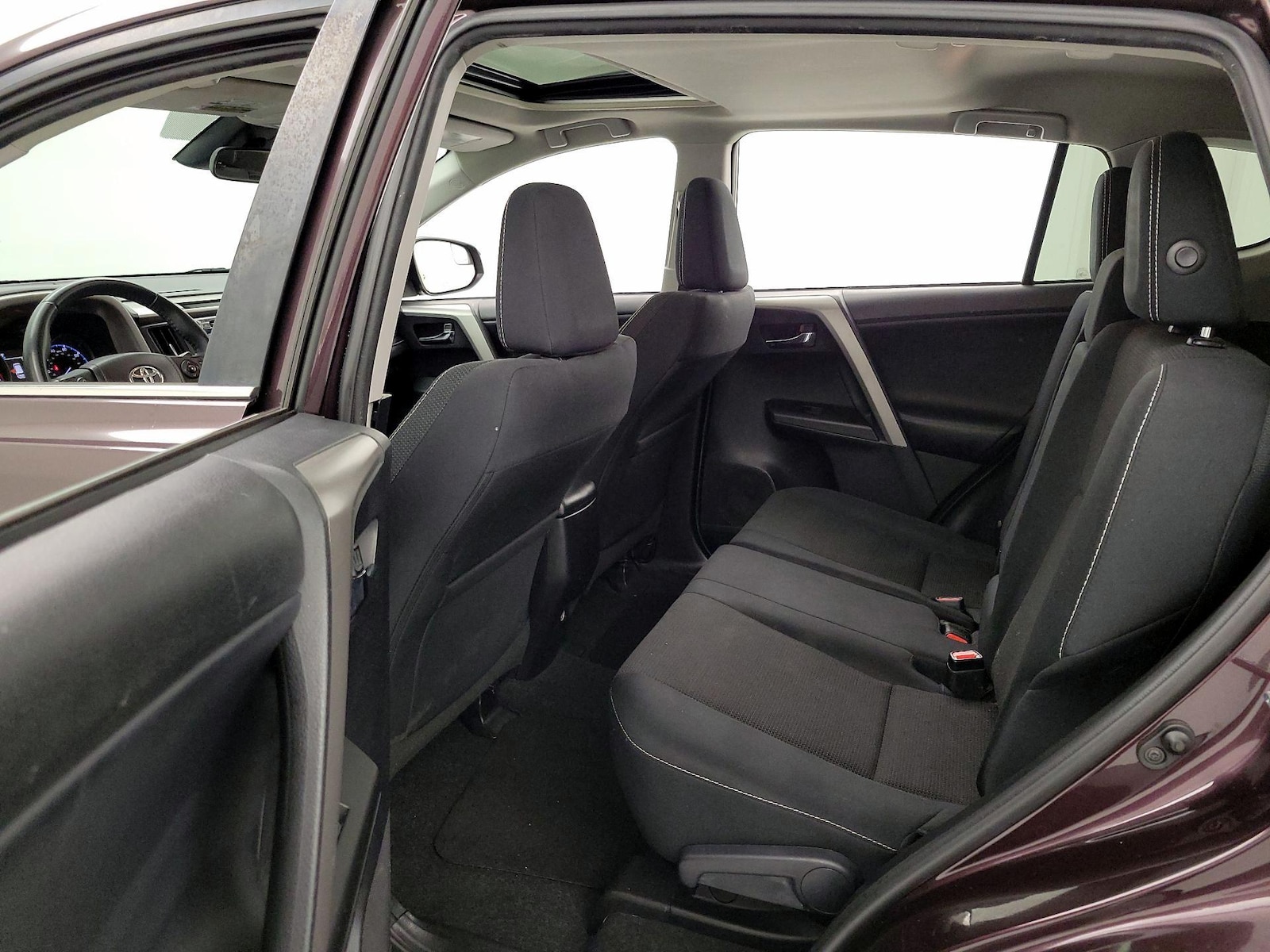 2017 Toyota RAV4 XLE - Photo 21