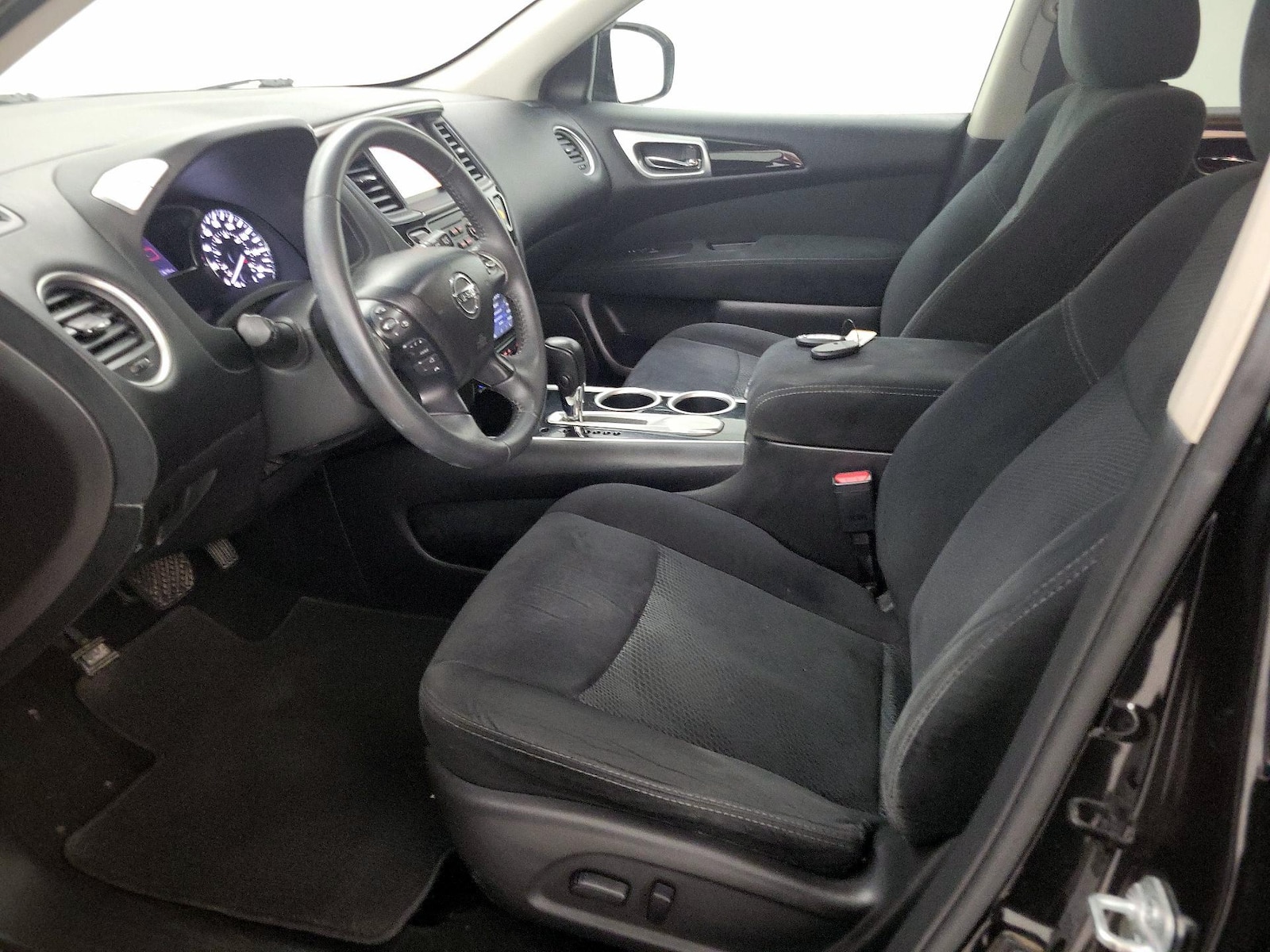 2016 Nissan Pathfinder SV - Photo 12
