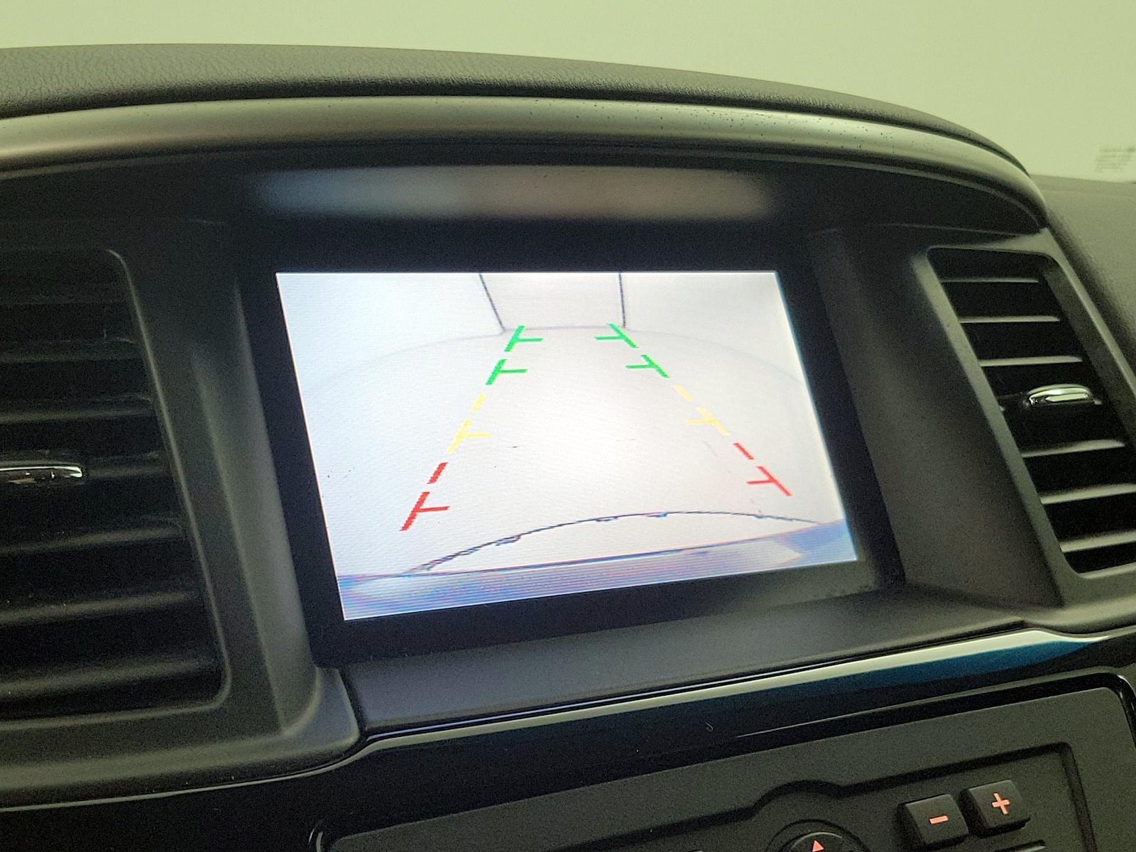 2016 Nissan Pathfinder SV - Photo 15