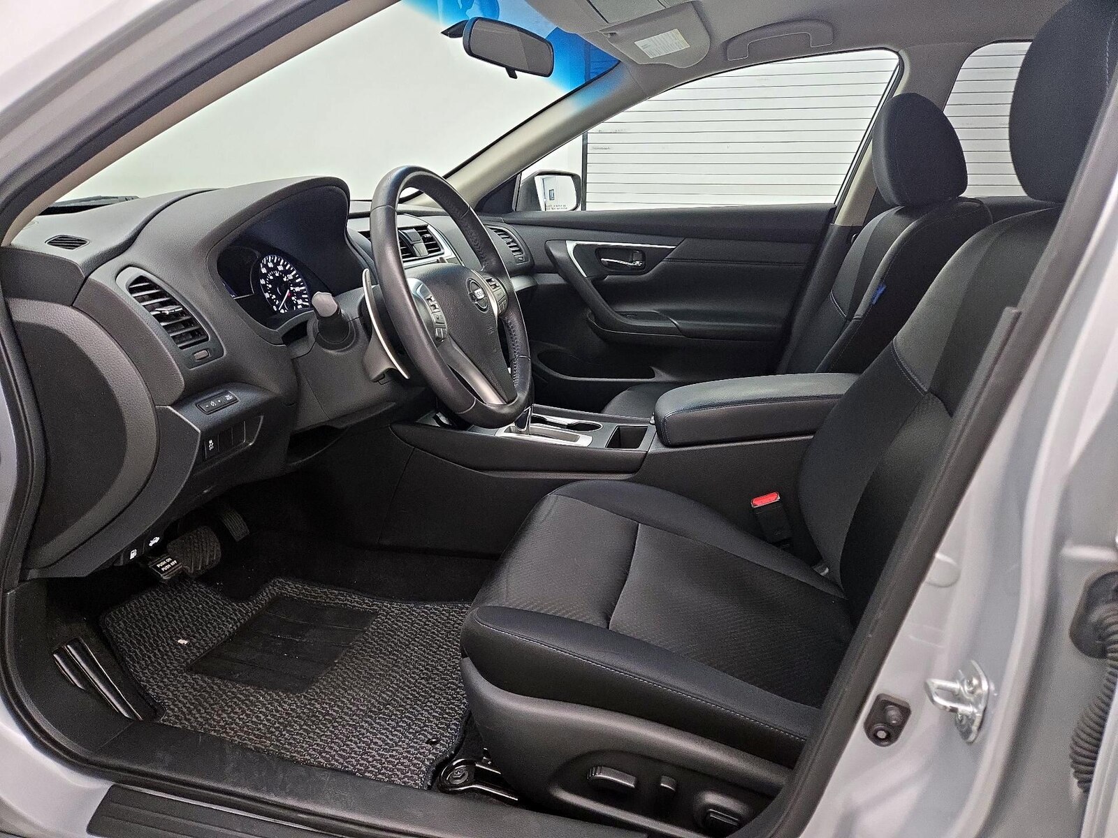 Power Seat(s) & Side Airbags