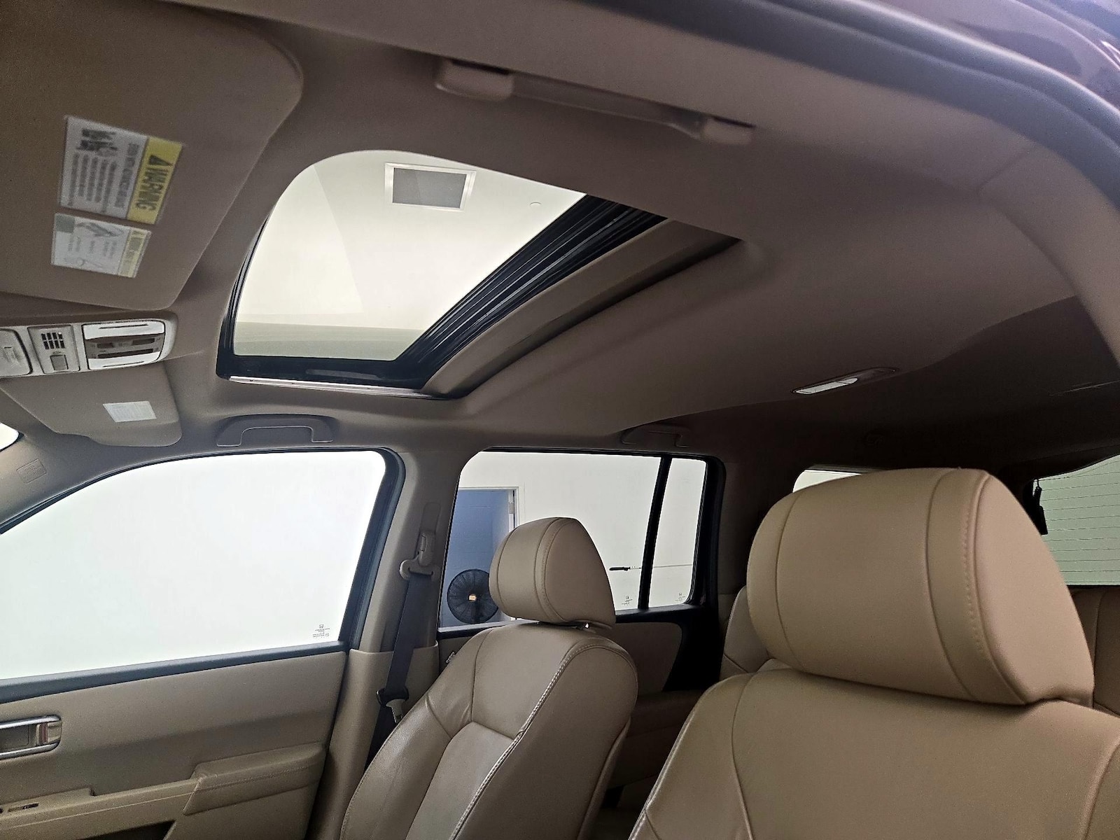 Sunroof(s) & Overhead Airbags